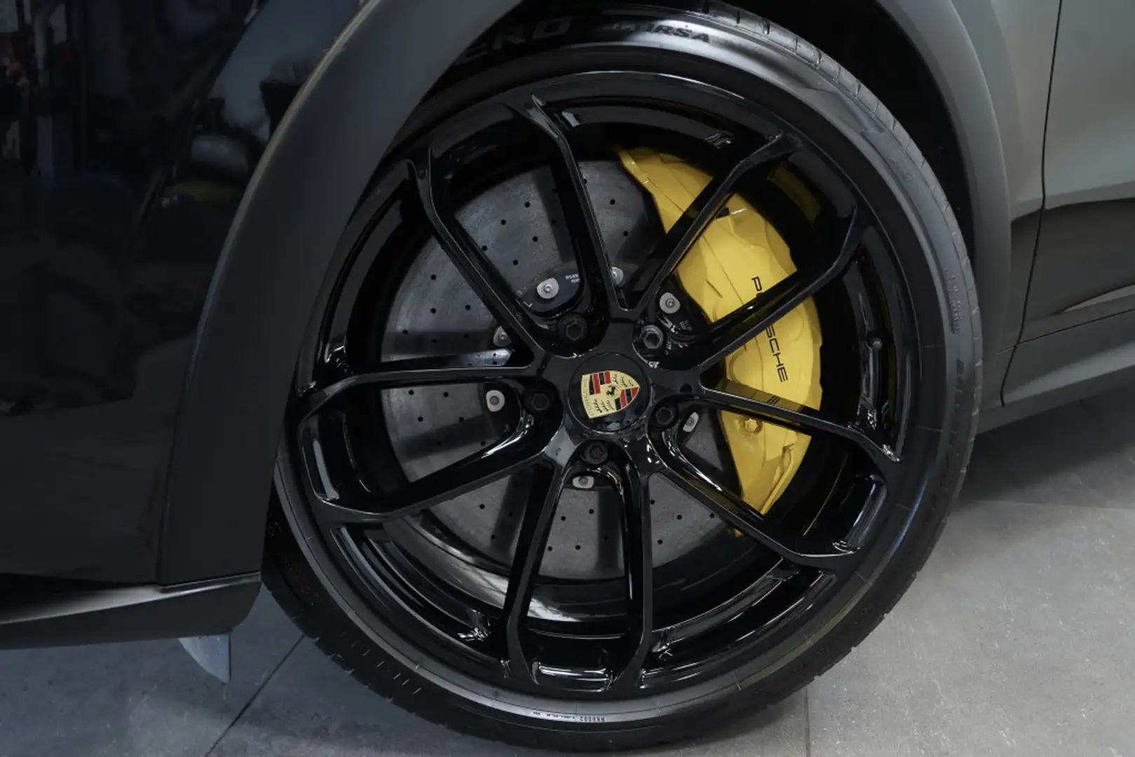 Porsche Cayenne Turbo GT Coupé *1.H *22 *Carbon*PDLS+ Schwarz - 2