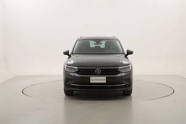 Volkswagen Tiguan view 8