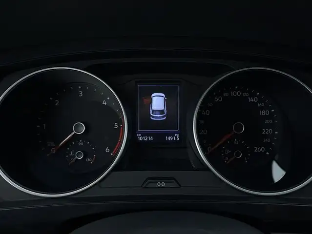 Volkswagen Tiguan view 12