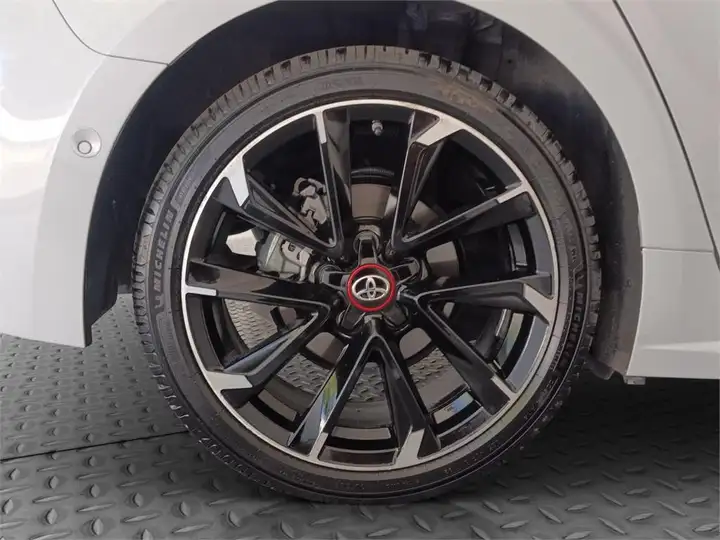 Toyota Auris 2022, foto 16