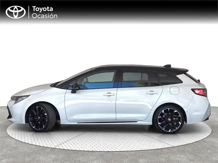 Toyota Auris 2022, foto 3