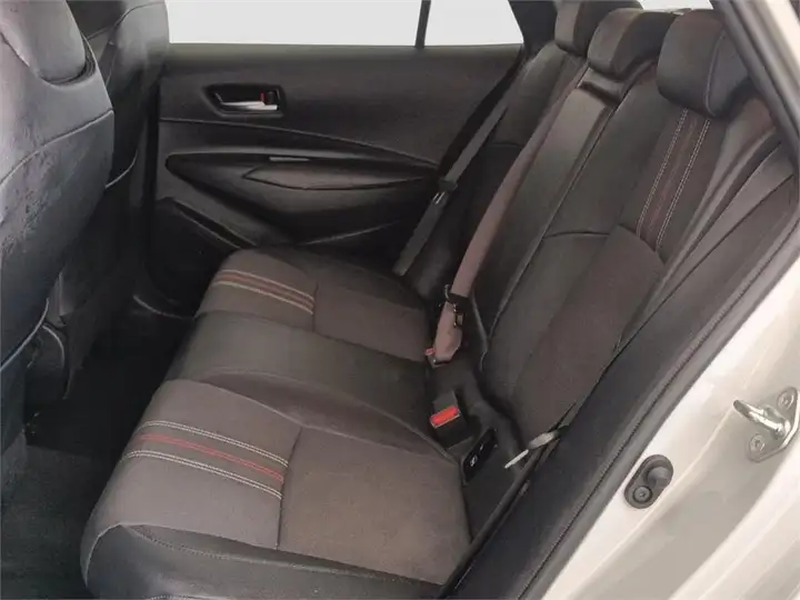 Toyota Auris 2022, foto 11