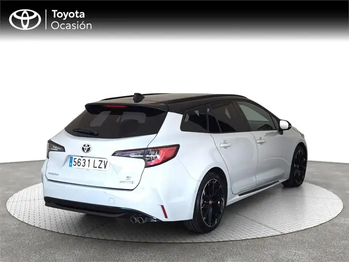 Toyota Auris 2022, foto 18