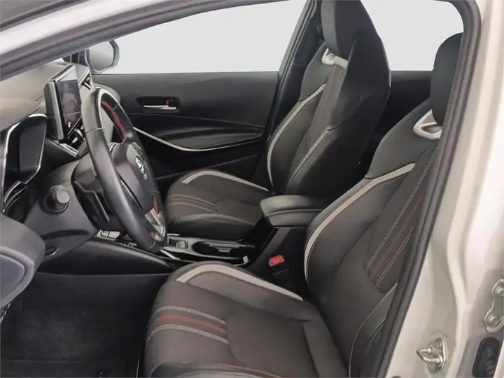 Toyota Auris 2022, foto 12