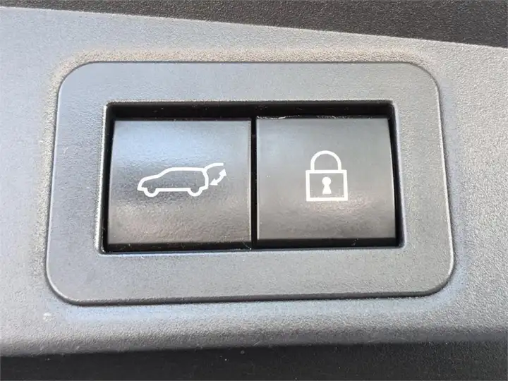 Toyota Auris 2022, foto 21