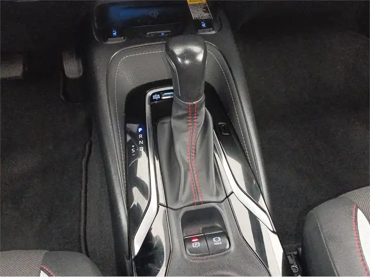 Toyota Auris 2022, foto 20