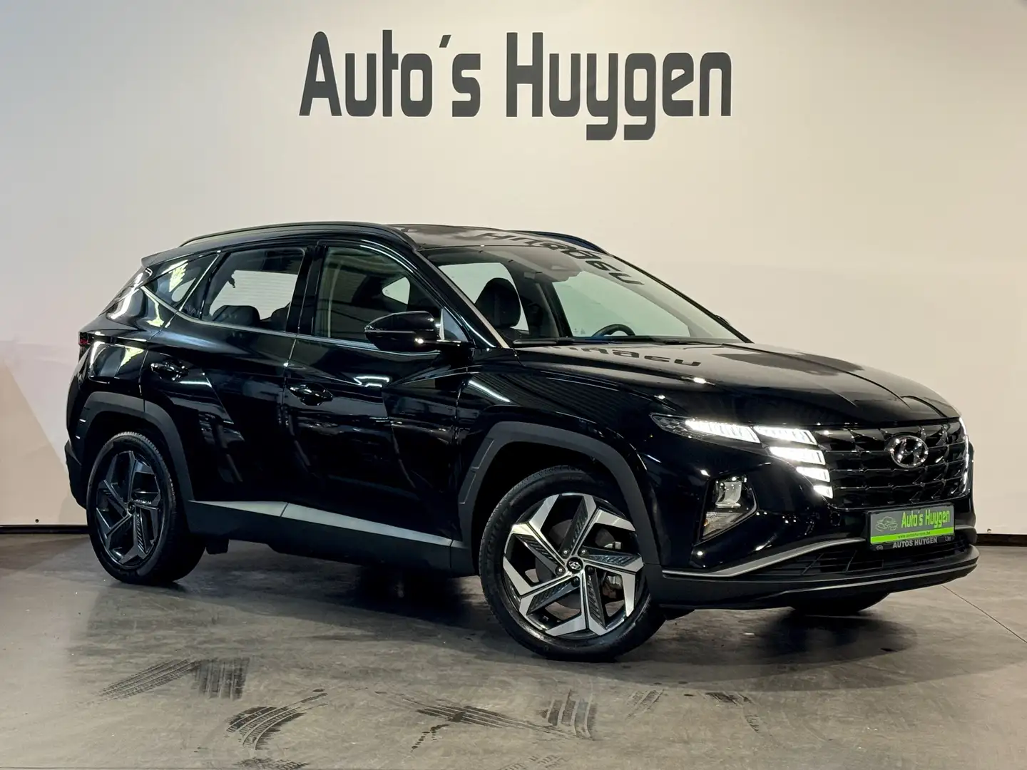 Hyundai TUCSON 1.6 T-GDi Plug-in-Hybrid 4WD Zwart - 1