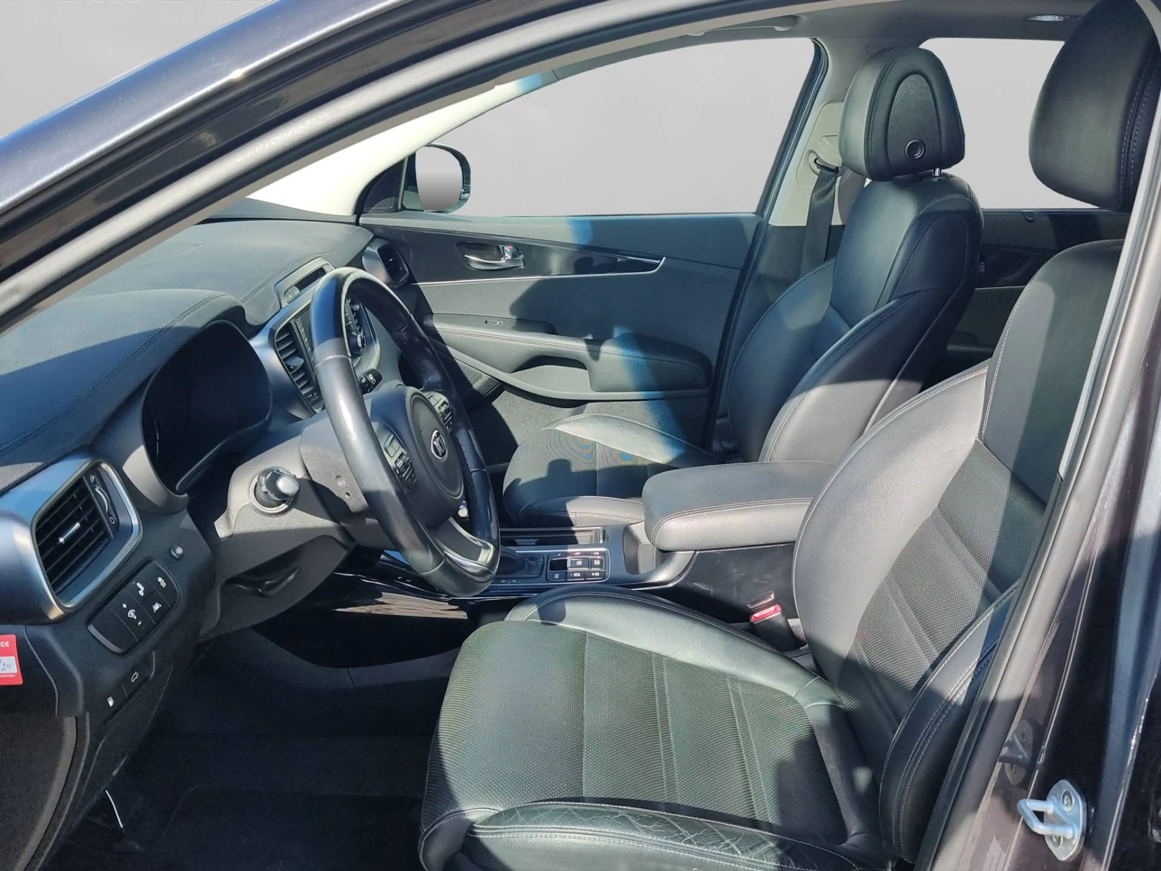 Kia Sorento SORENTO 2.2D AWD AT 7S PLATINUM STD-AHK+SHZ+NAVI — photo 9