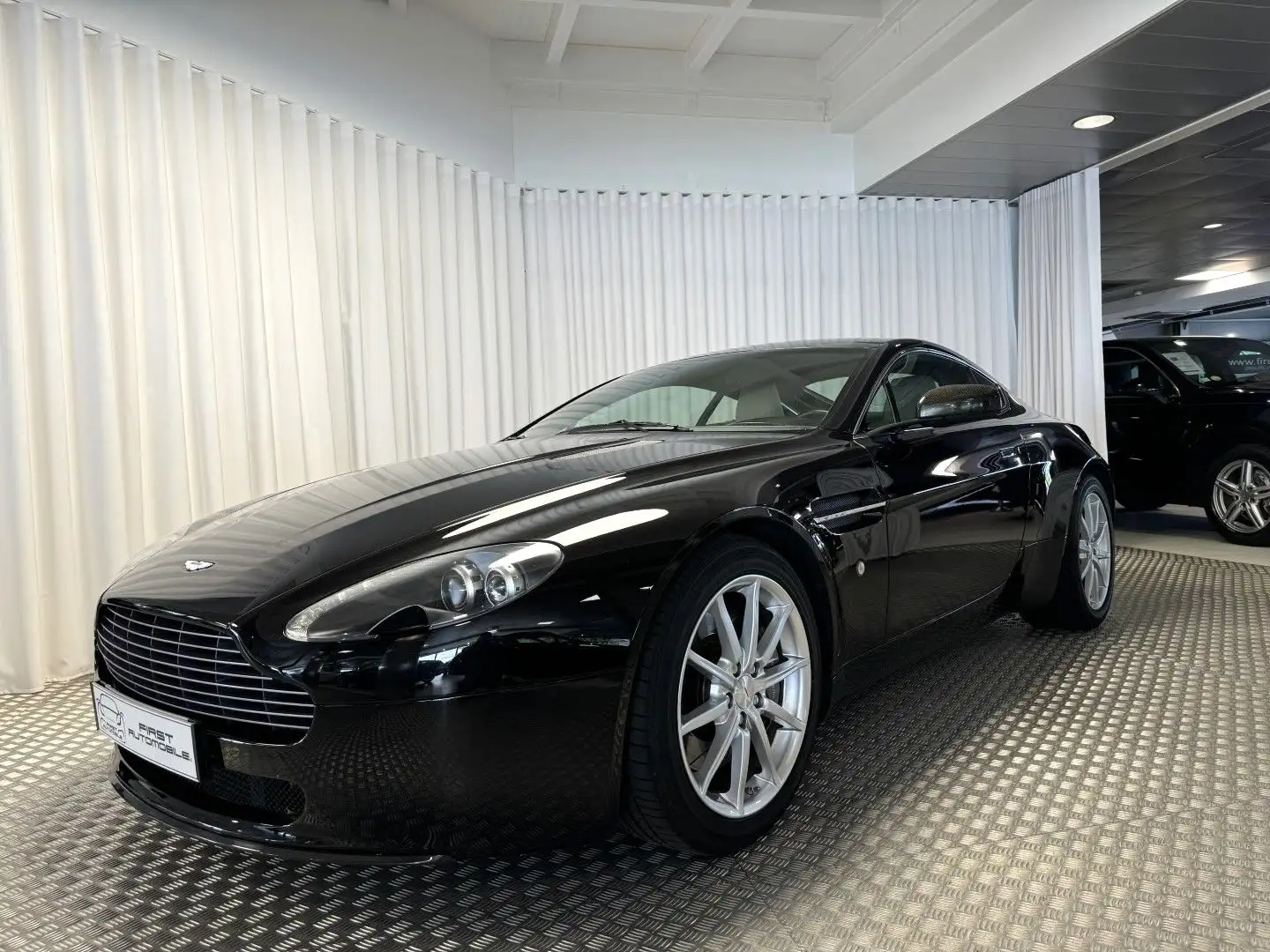 Aston Martin Vantage 4.3 - 2