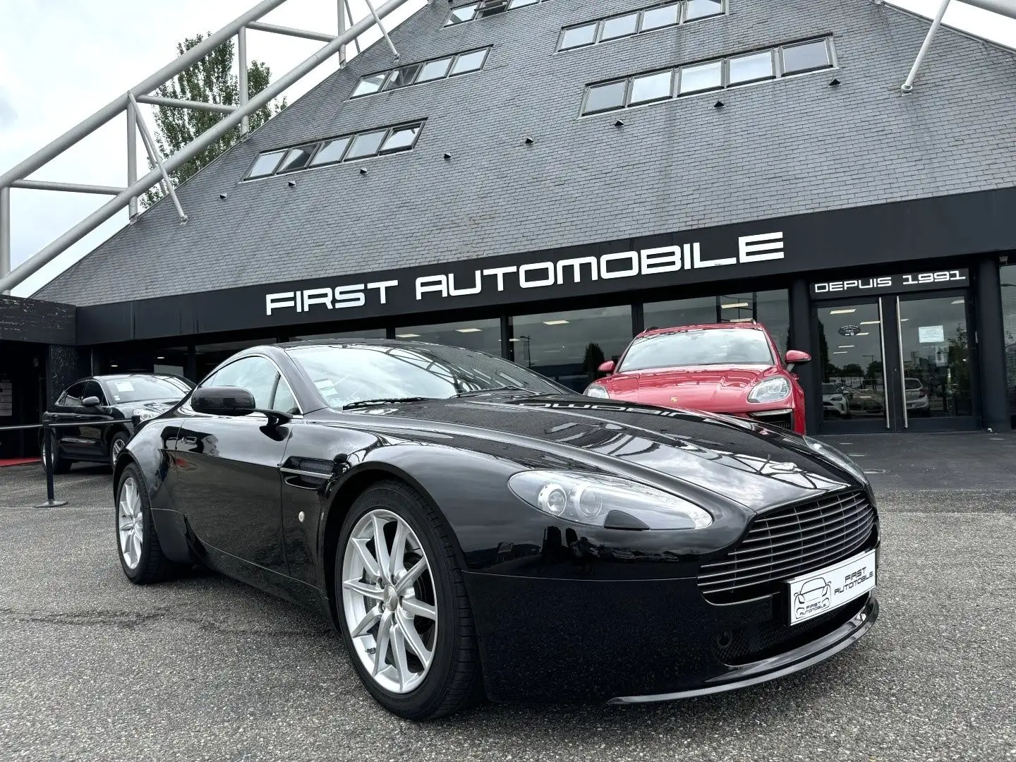 Aston Martin Vantage 4.3 Zwart - 2