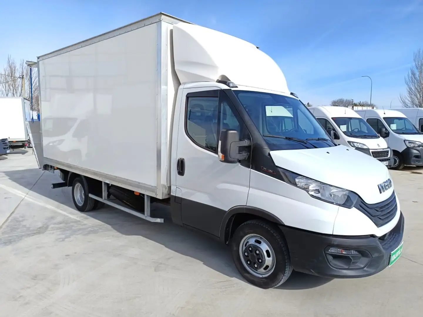 Iveco Daily Chasis Cabina 35C16 3750 160 Weiß - 2