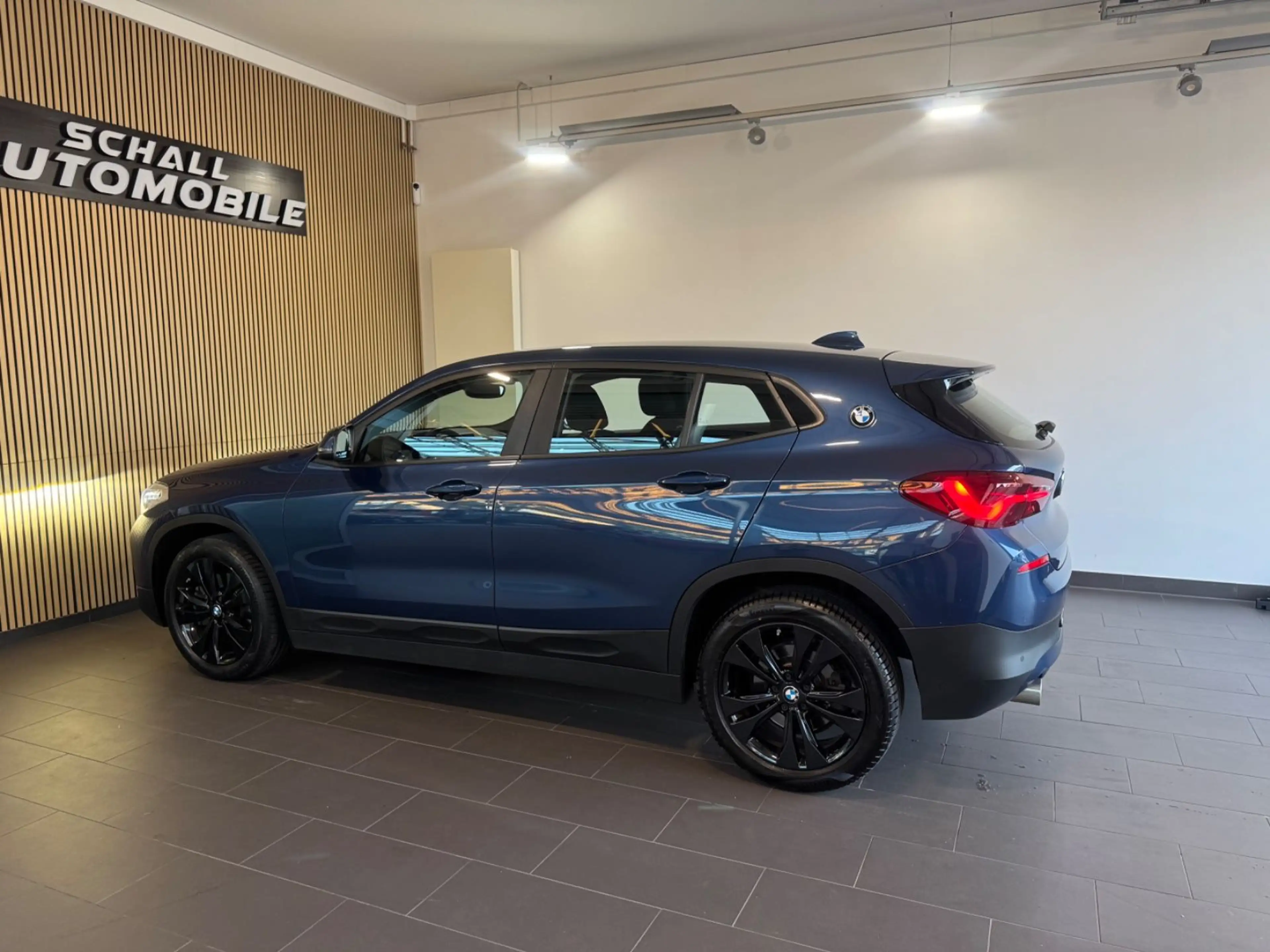 BMW X2 20i Advantage *LED/Park-Assist/Temp/Shz/HIFI* — photo 5