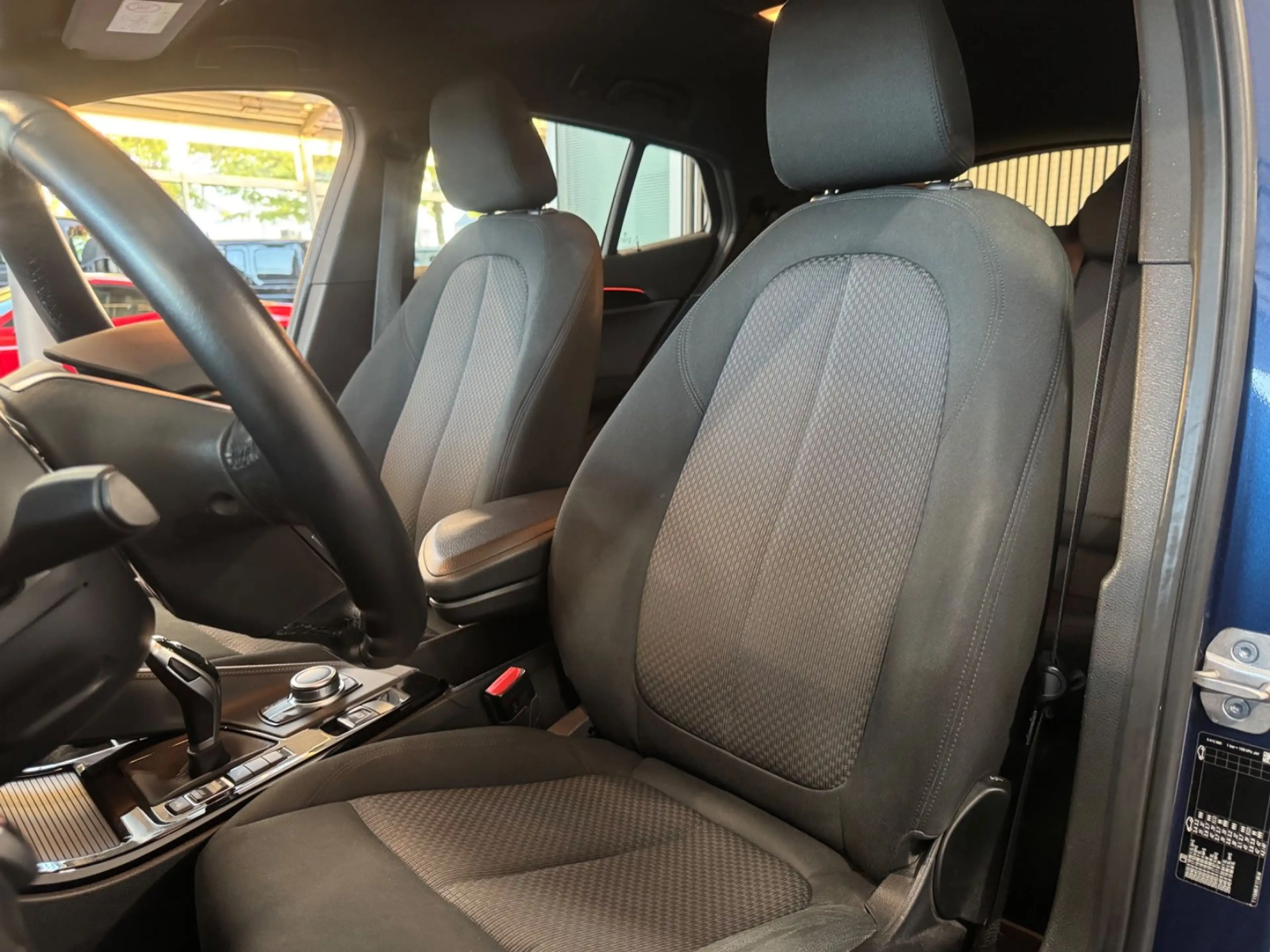 BMW X2 20i Advantage *LED/Park-Assist/Temp/Shz/HIFI* — photo 13