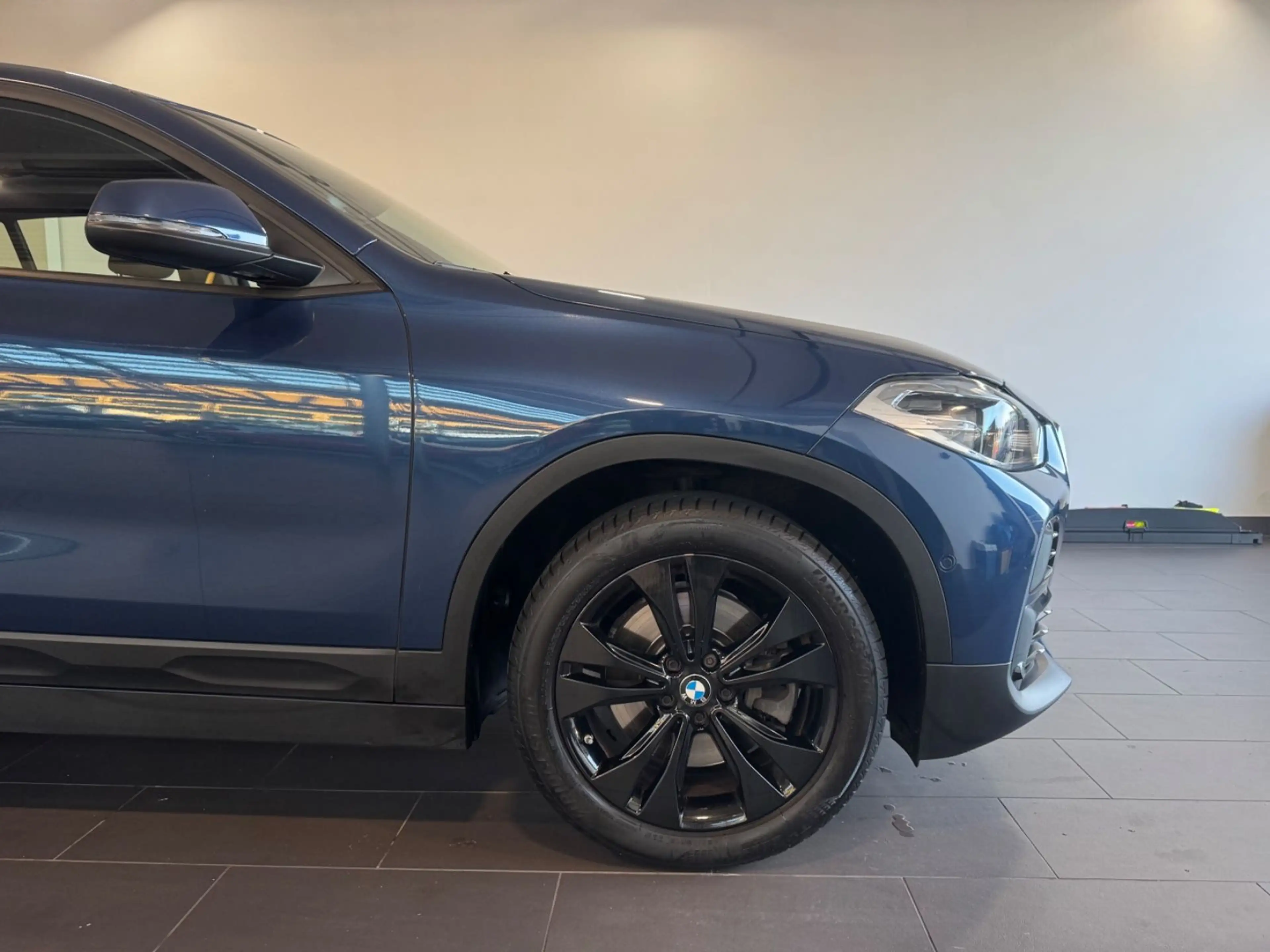 BMW X2 20i Advantage *LED/Park-Assist/Temp/Shz/HIFI* — photo 9
