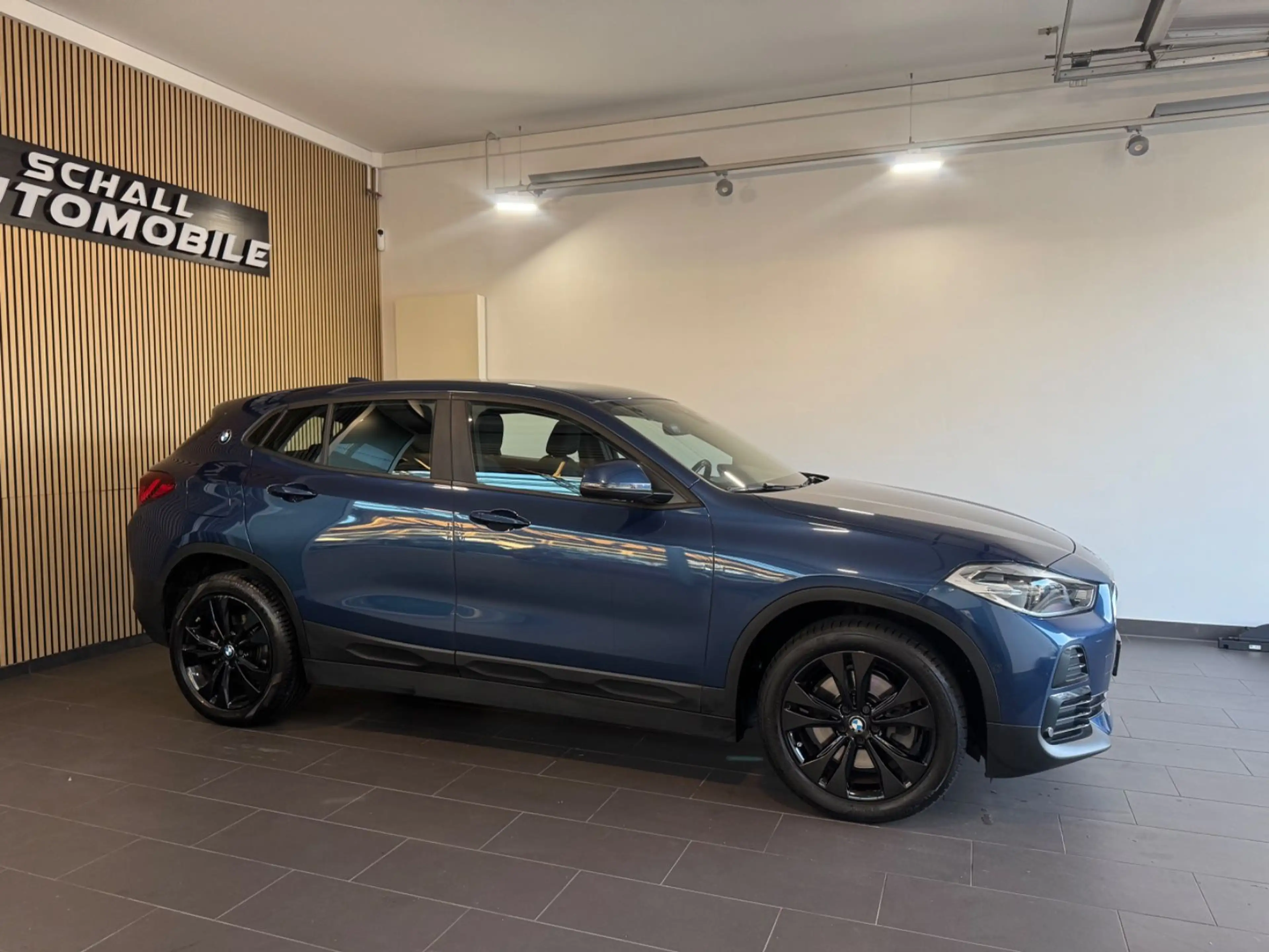 BMW X2 20i Advantage *LED/Park-Assist/Temp/Shz/HIFI* — photo 4