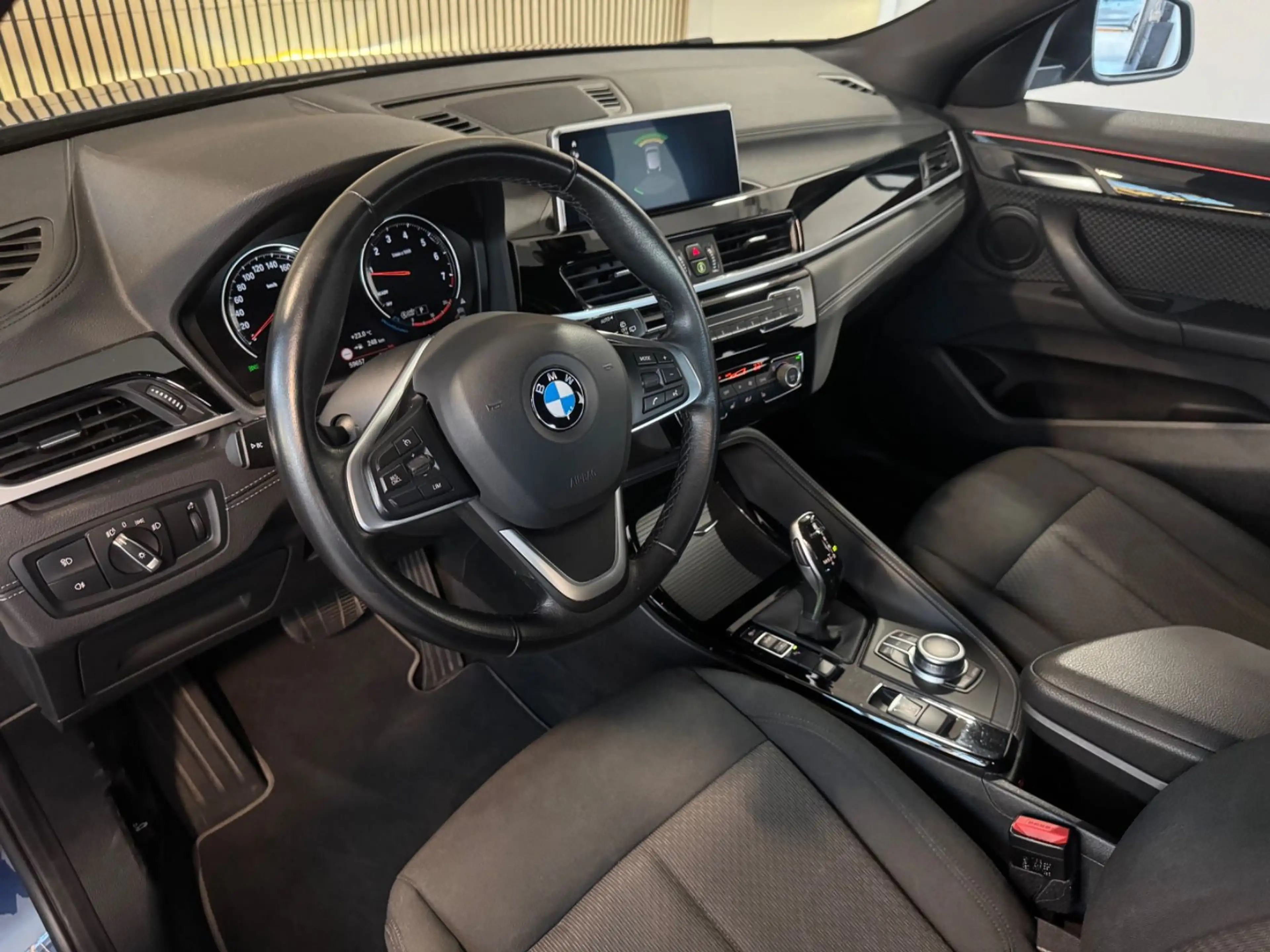 BMW X2 20i Advantage *LED/Park-Assist/Temp/Shz/HIFI* — photo 14