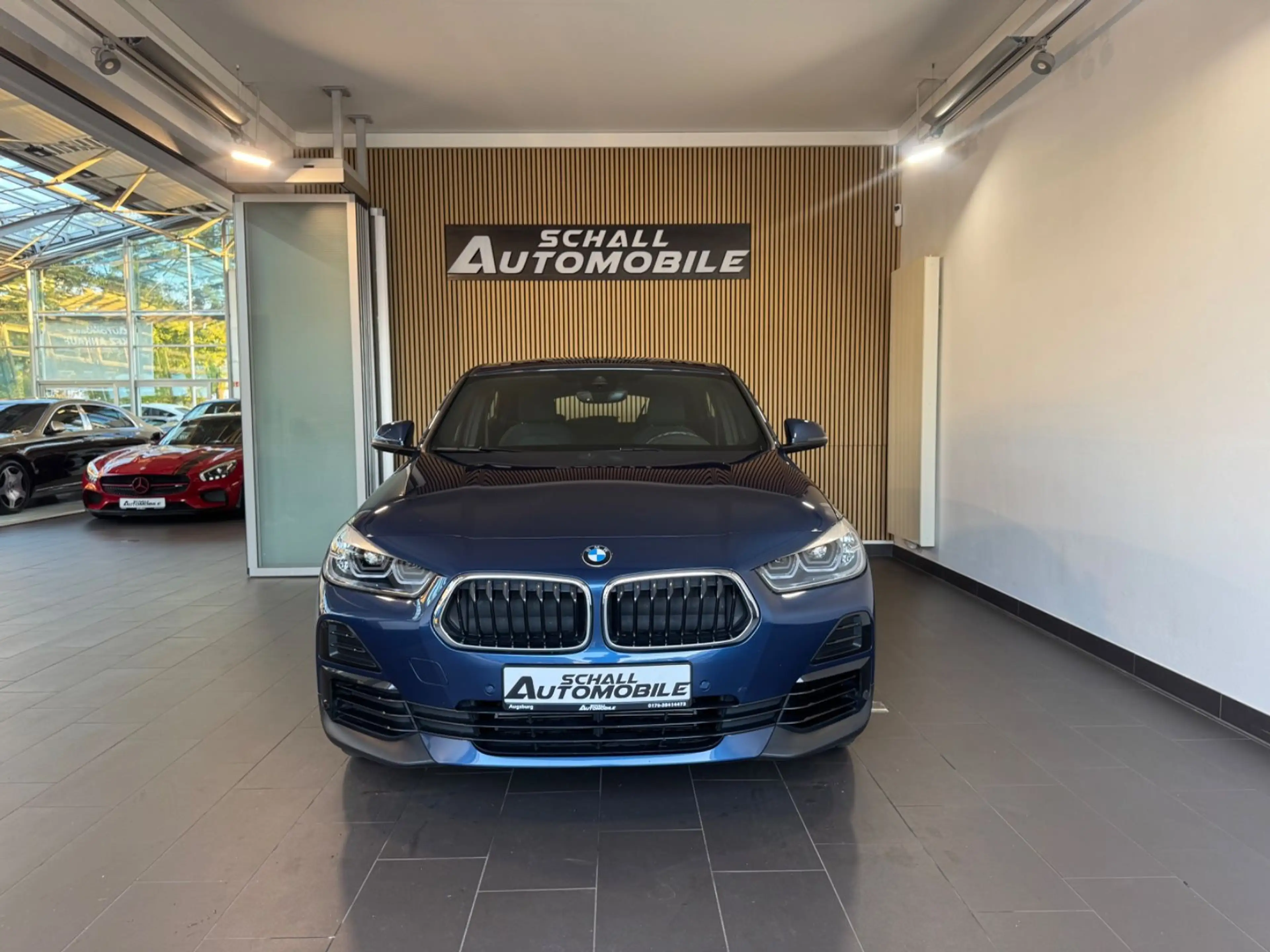 BMW X2 20i Advantage *LED/Park-Assist/Temp/Shz/HIFI* — photo 2
