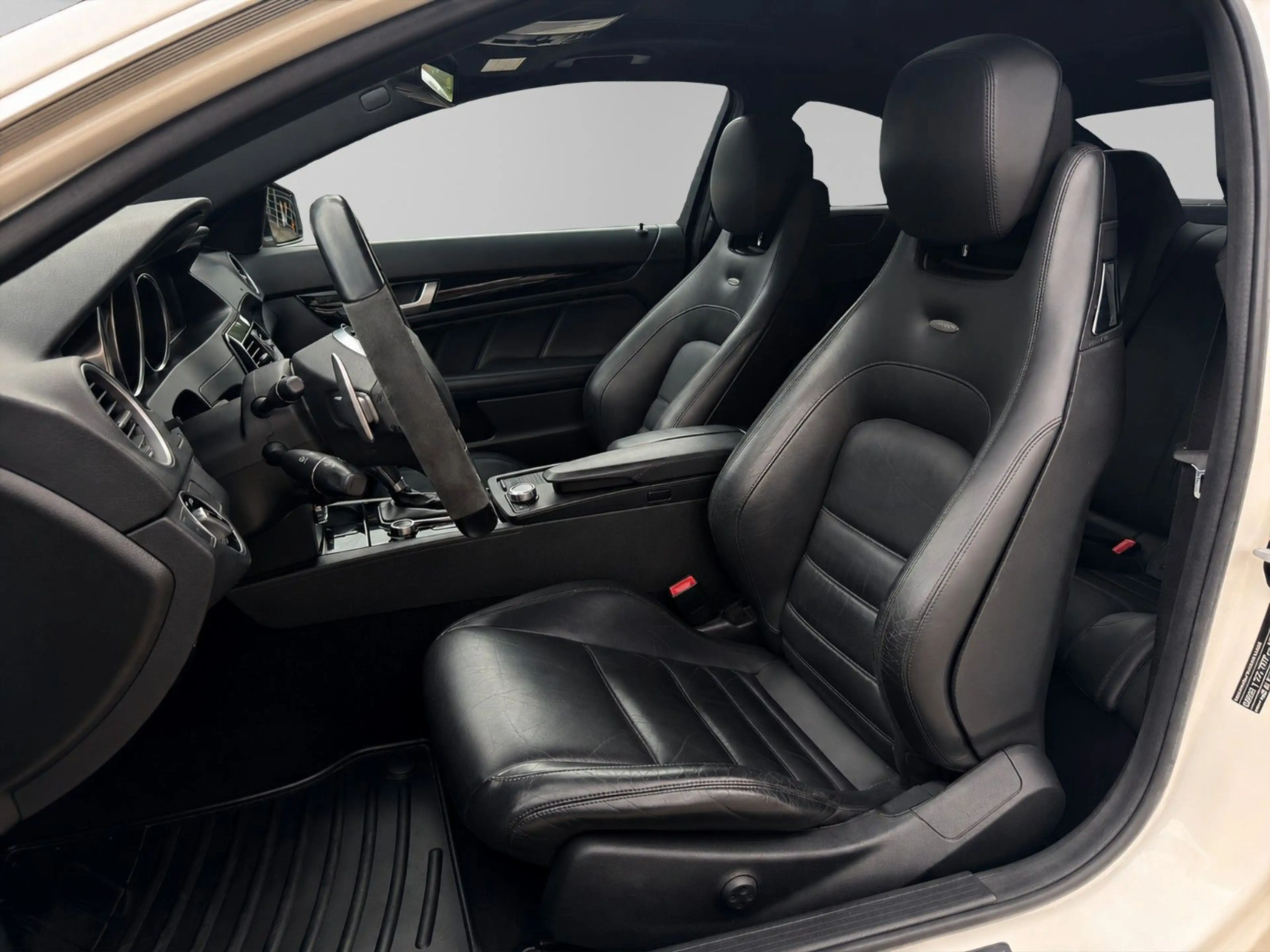 Mercedes-Benz C 63 AMG PP SOUND PANO TEMP SHZ ACC TOP — photo 15