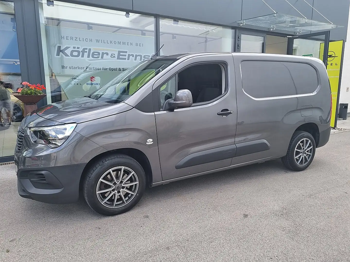 Opel Combo 1,2 Direct Injection Turbo XL (+) Enjoy Grau - 1