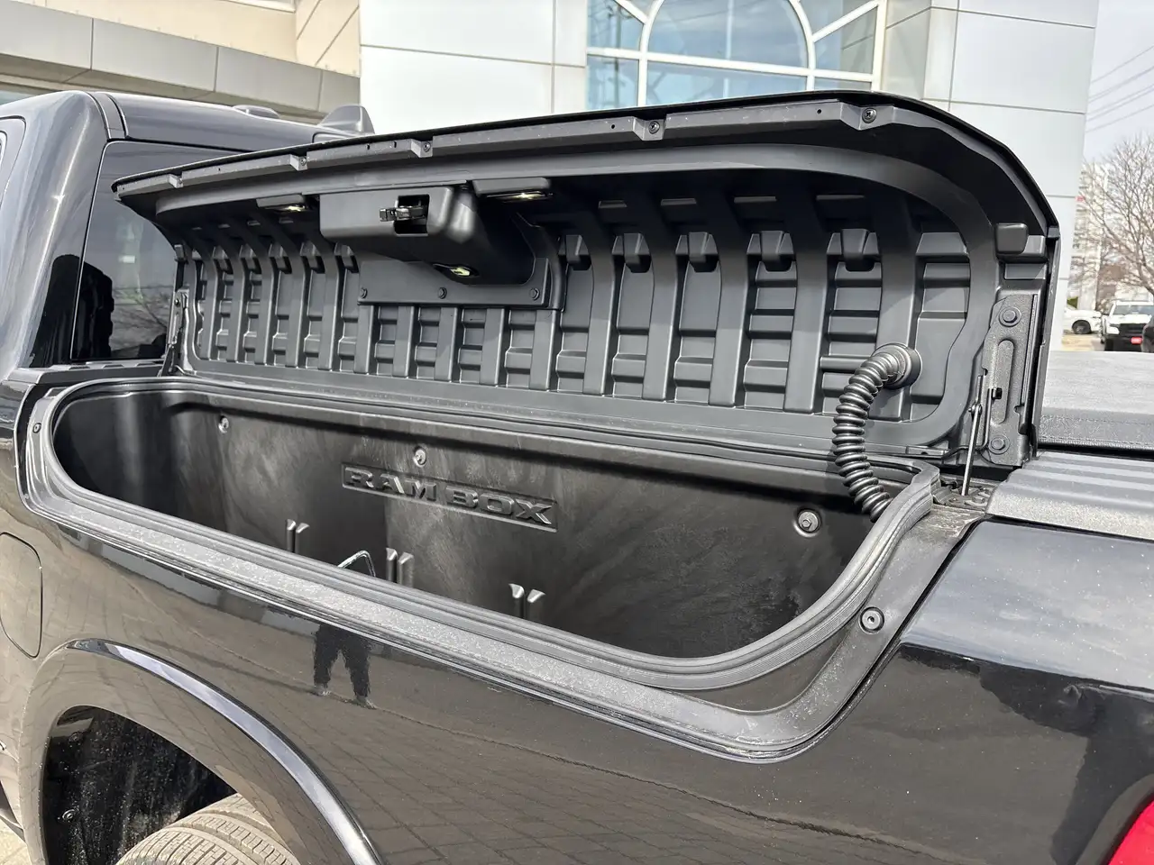 RAM 1500 снимка RAM 1500