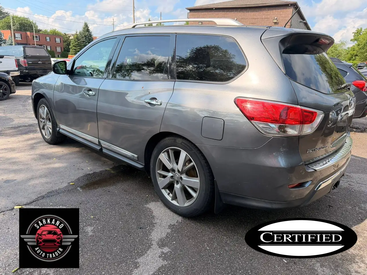 Nissan Pathfinder photo Nissan Pathfinder