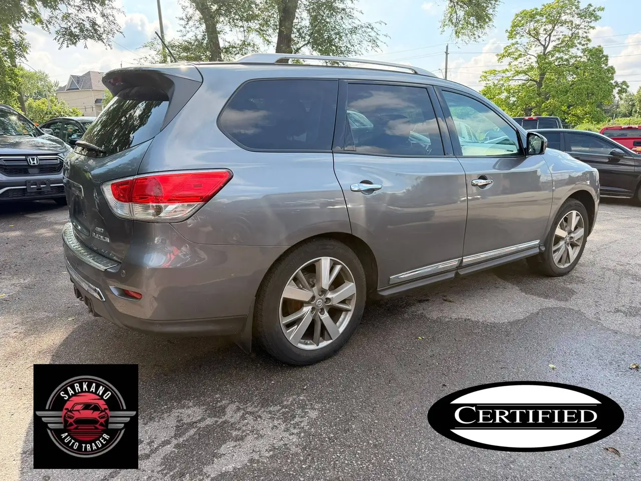 Nissan Pathfinder photo Nissan Pathfinder