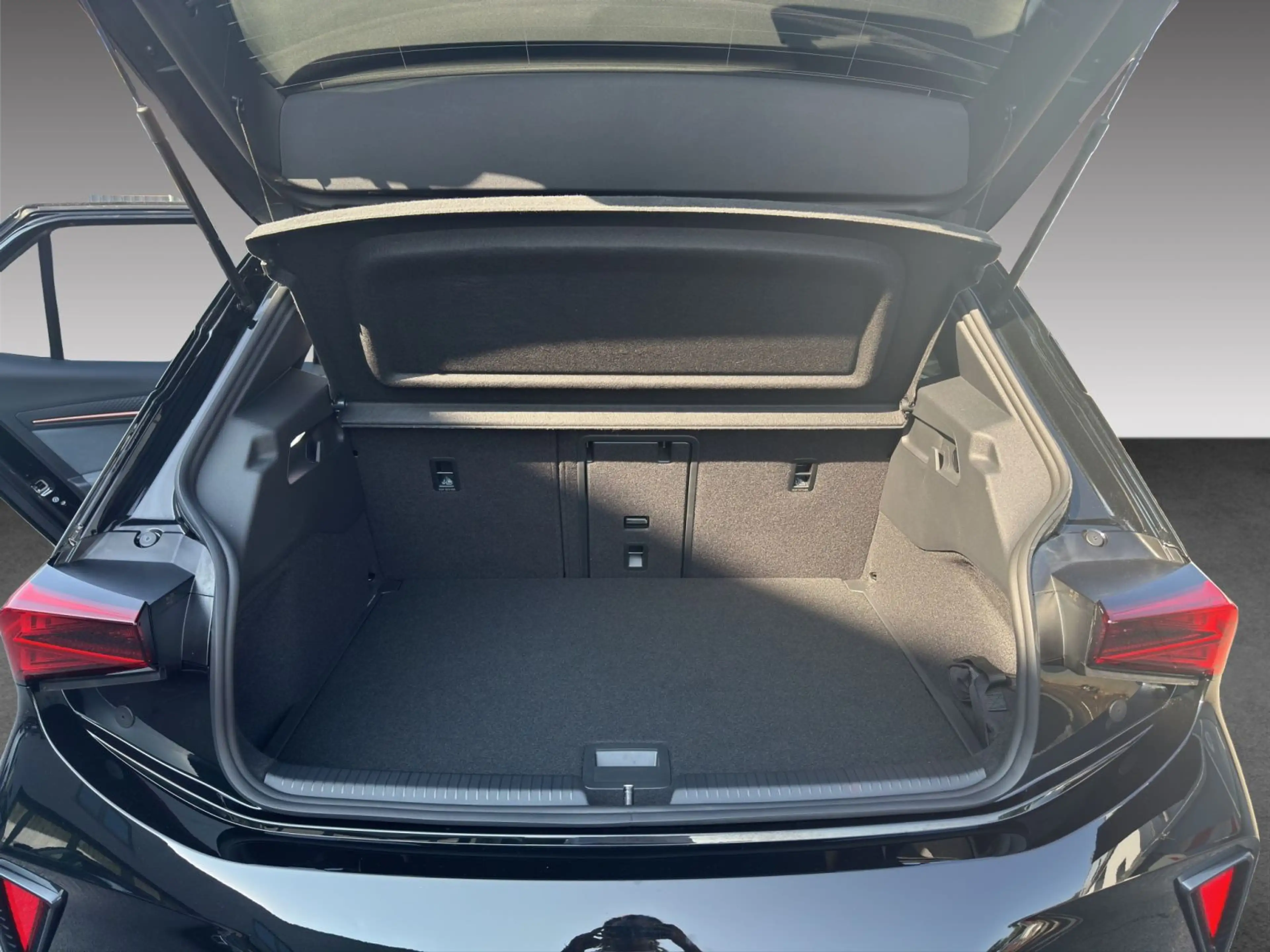 CUPRA Born VZ 240 kW (326PS) — photo 12