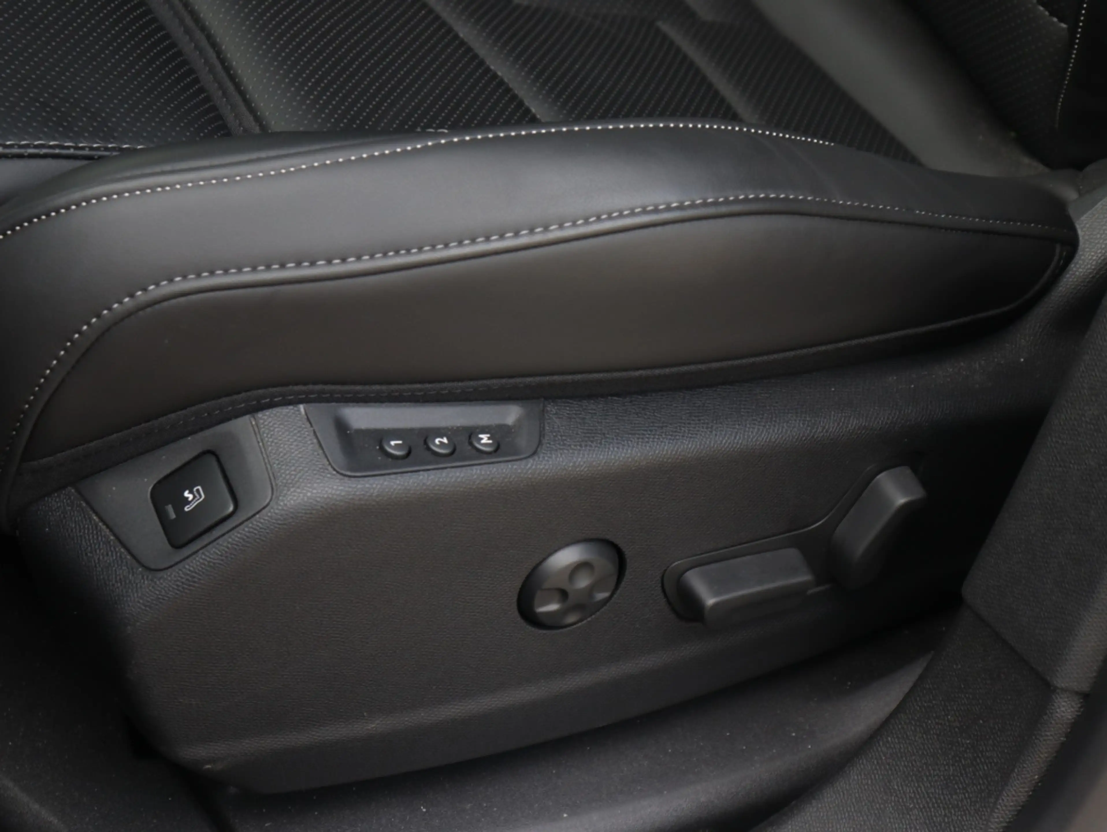 DS Automobiles DS 7 E-Tense 360 PK Performance 4x4 | Pano | Focal | Le — photo 6