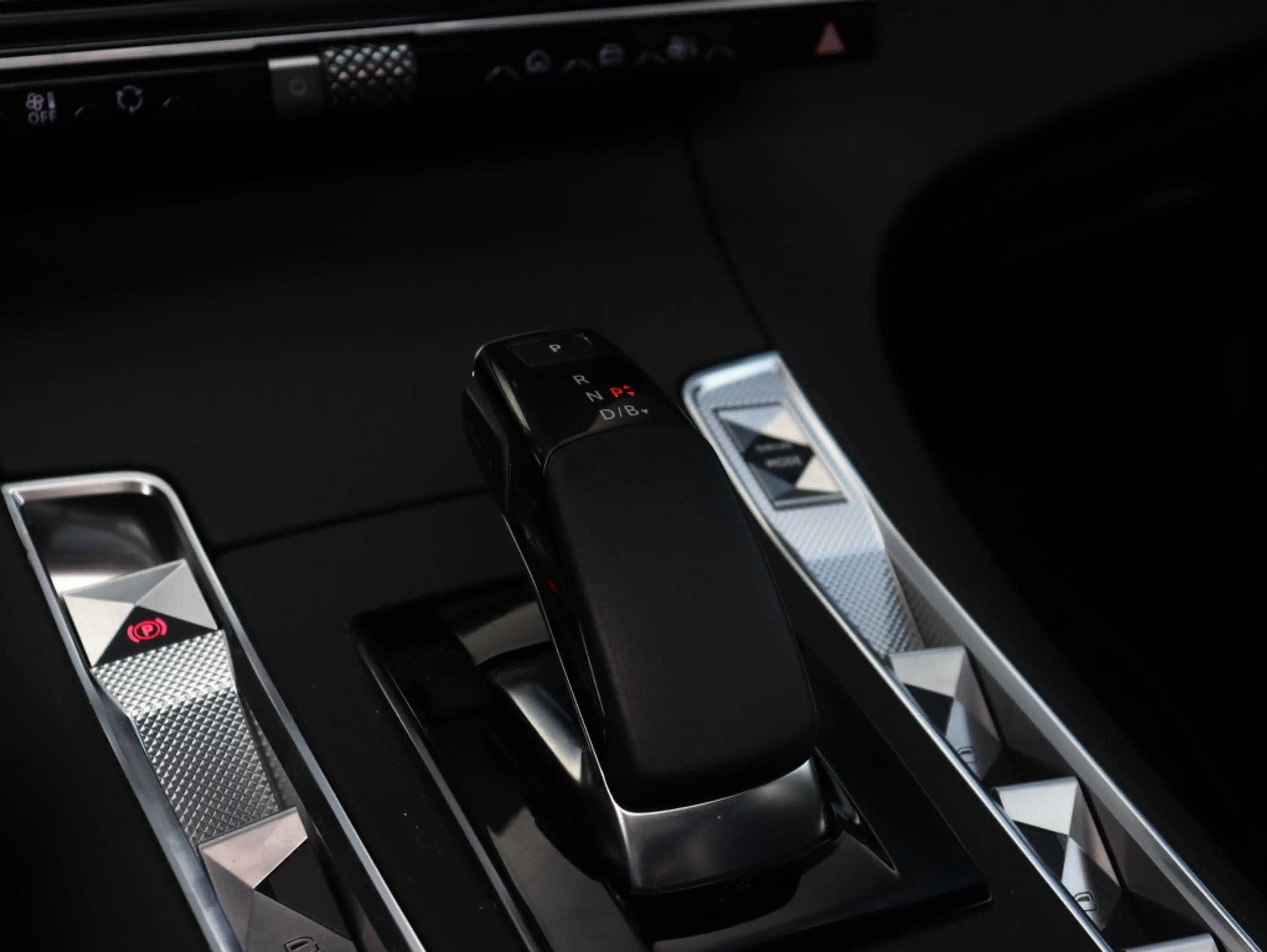 DS Automobiles DS 7 E-Tense 360 PK Performance 4x4 | Pano | Focal | Le — photo 12