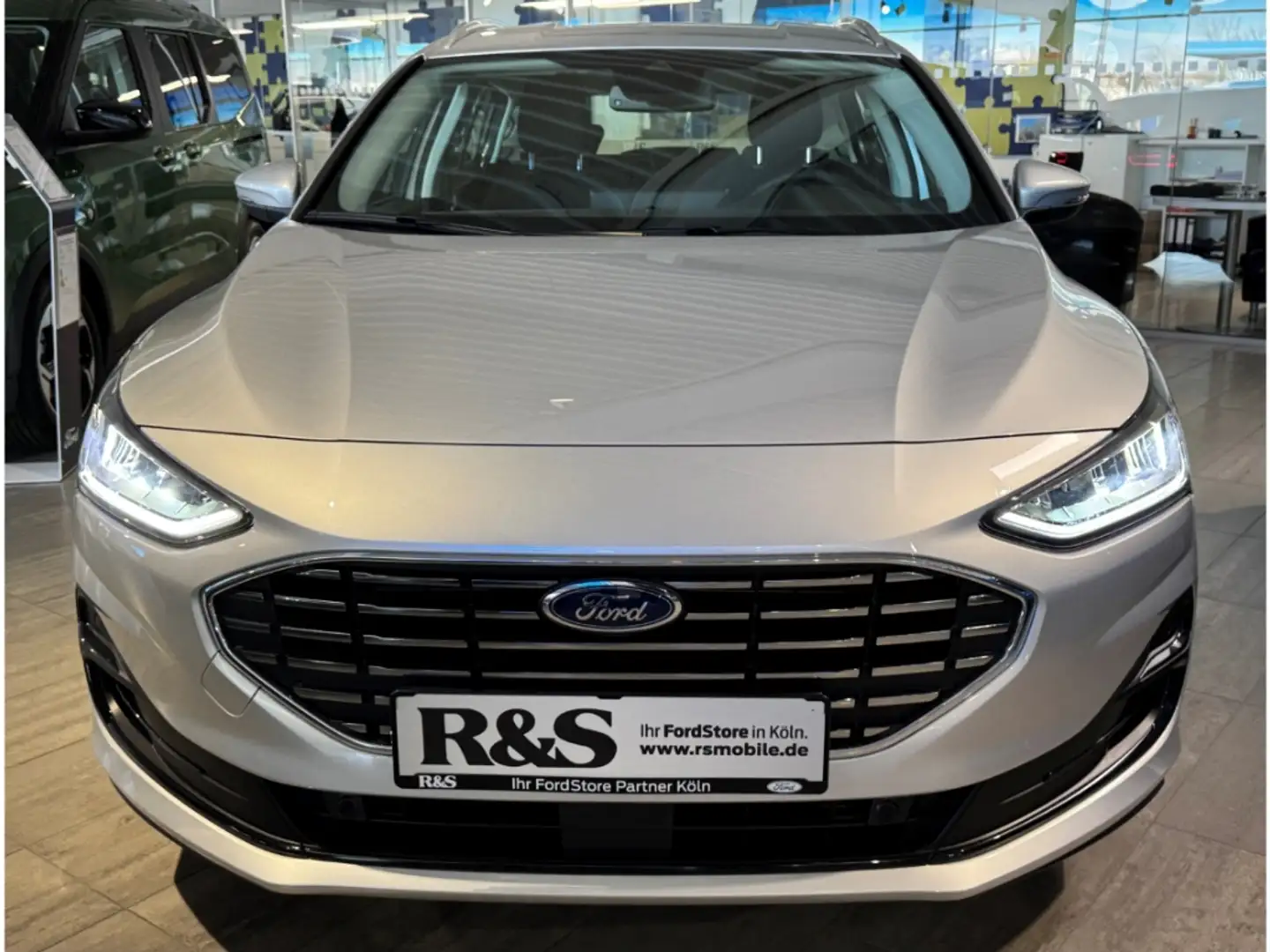 Ford Focus Titanium Turnier Automatik+Rückfahrkamera+Navi+Tem Silber - 2