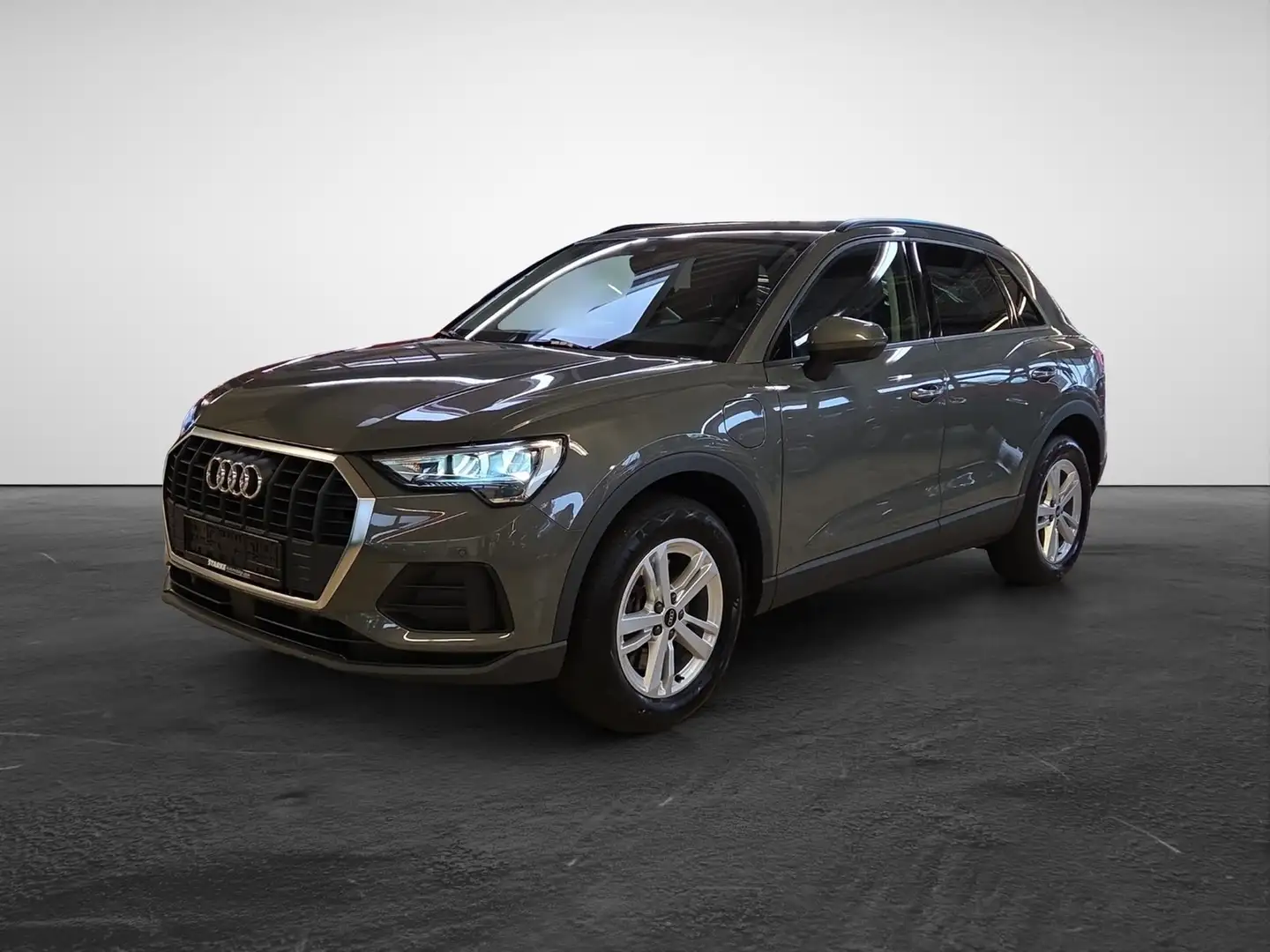 Audi Q3 45 TFSIe S tronic Gris - 2