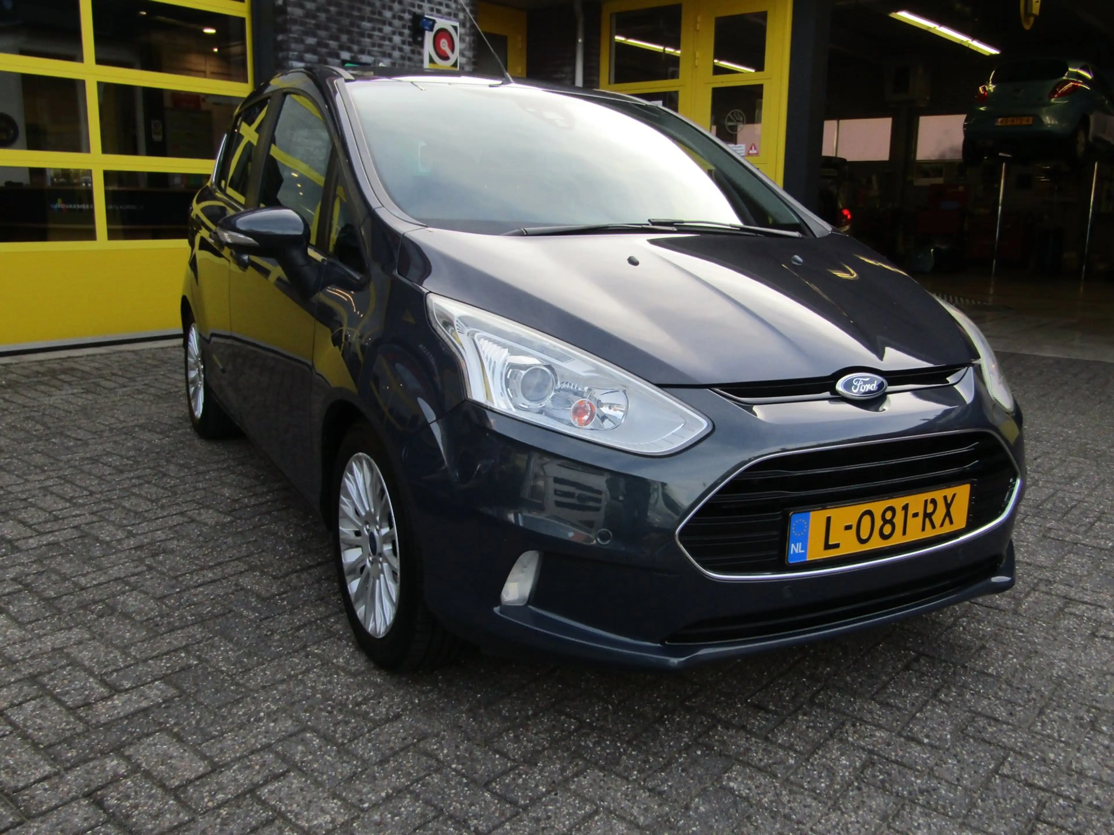 Ford B-Max 1.0 EcoBoost Titanium — photo 2