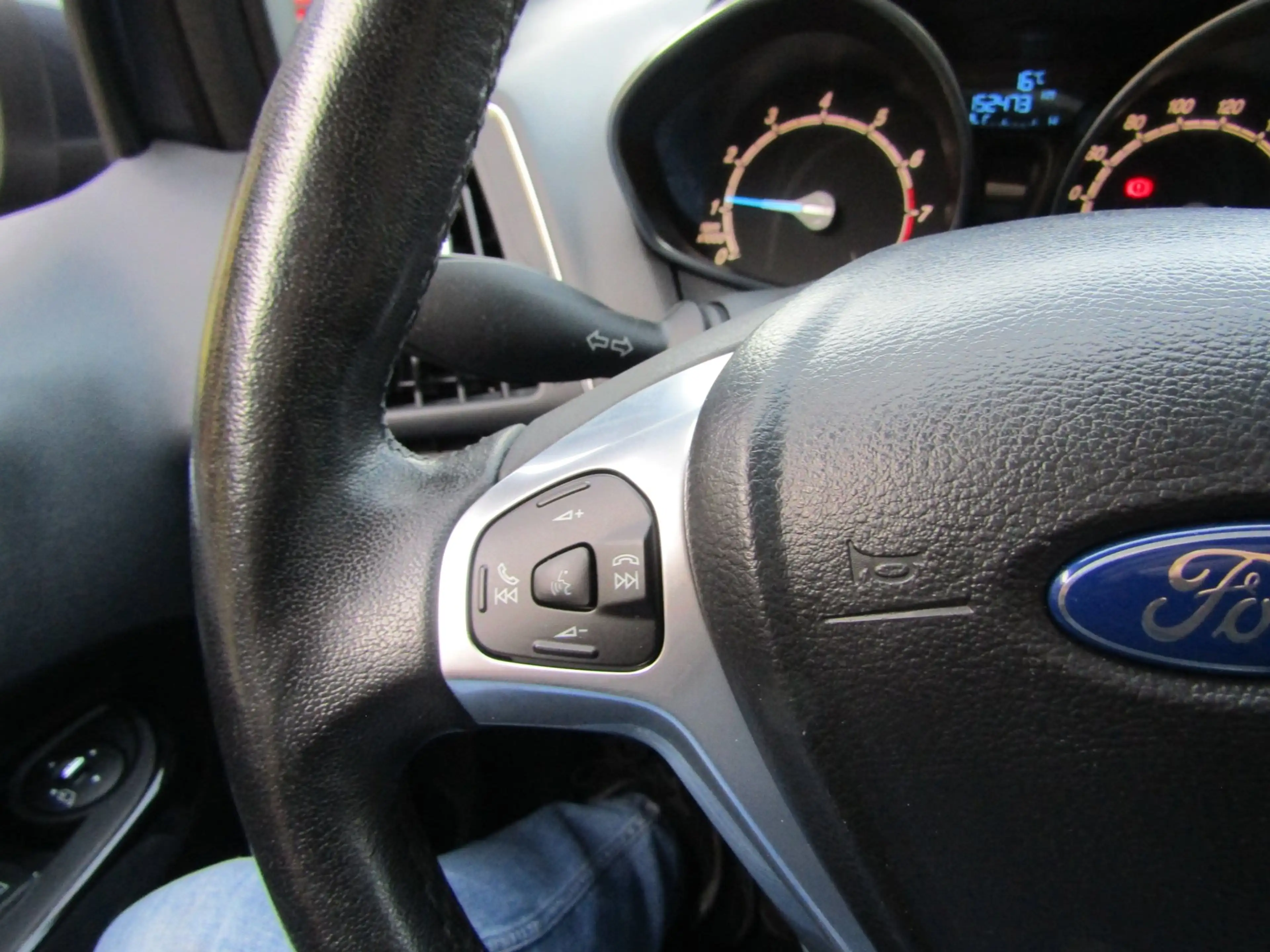 Ford B-Max 1.0 EcoBoost Titanium — photo 11