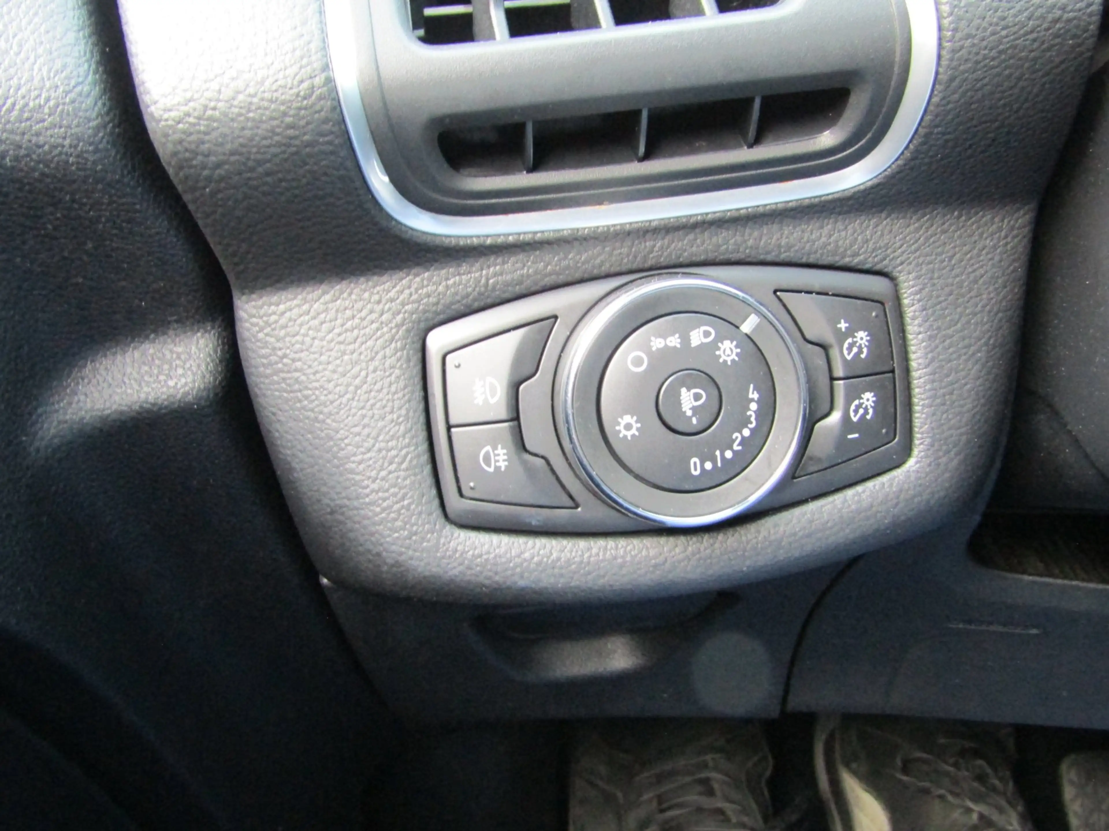 Ford B-Max 1.0 EcoBoost Titanium — photo 13