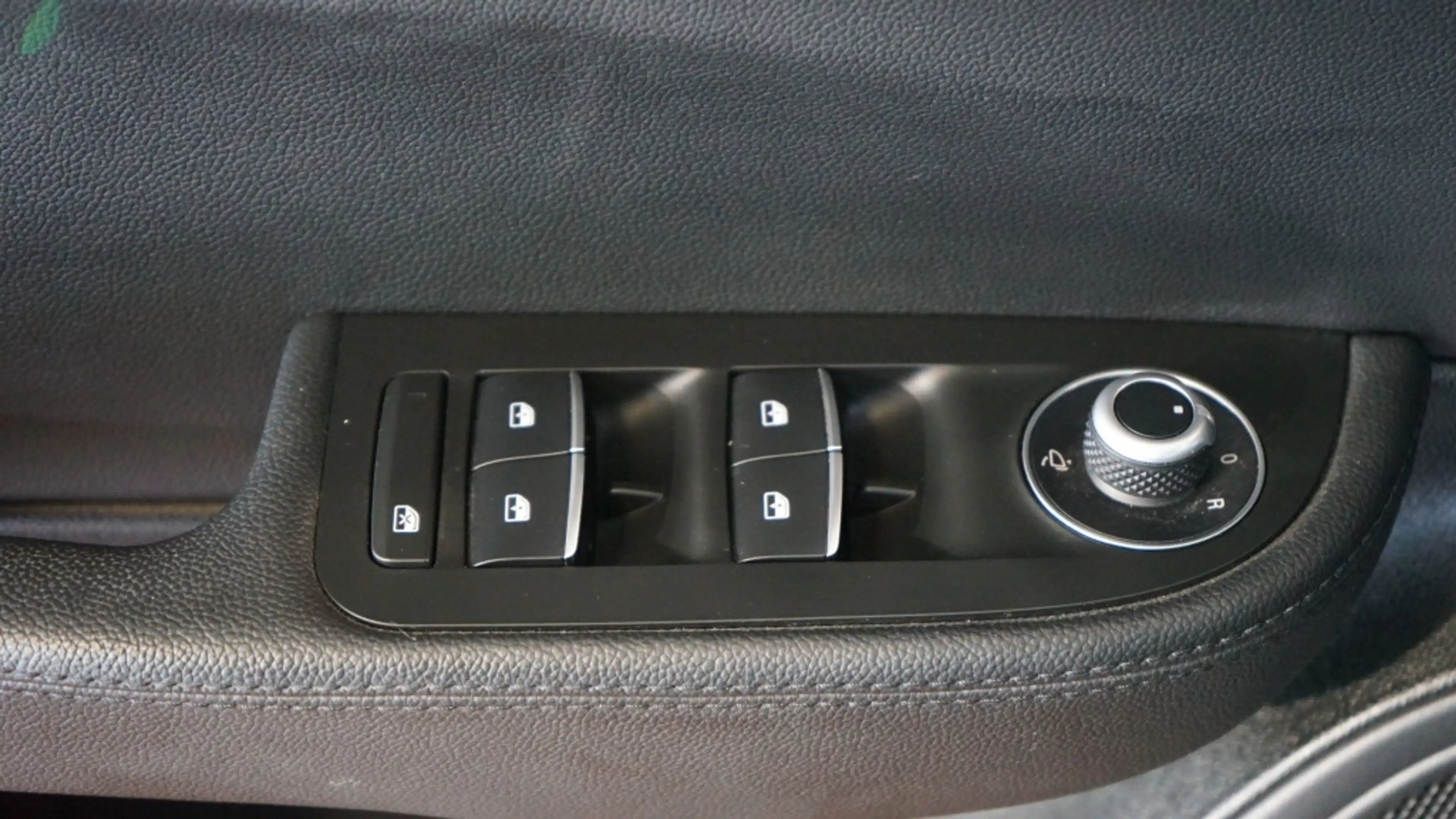 Alfa Romeo Giulia 2.0T Super | Sport uitlaat | leder | Breedset | 12 — photo 12