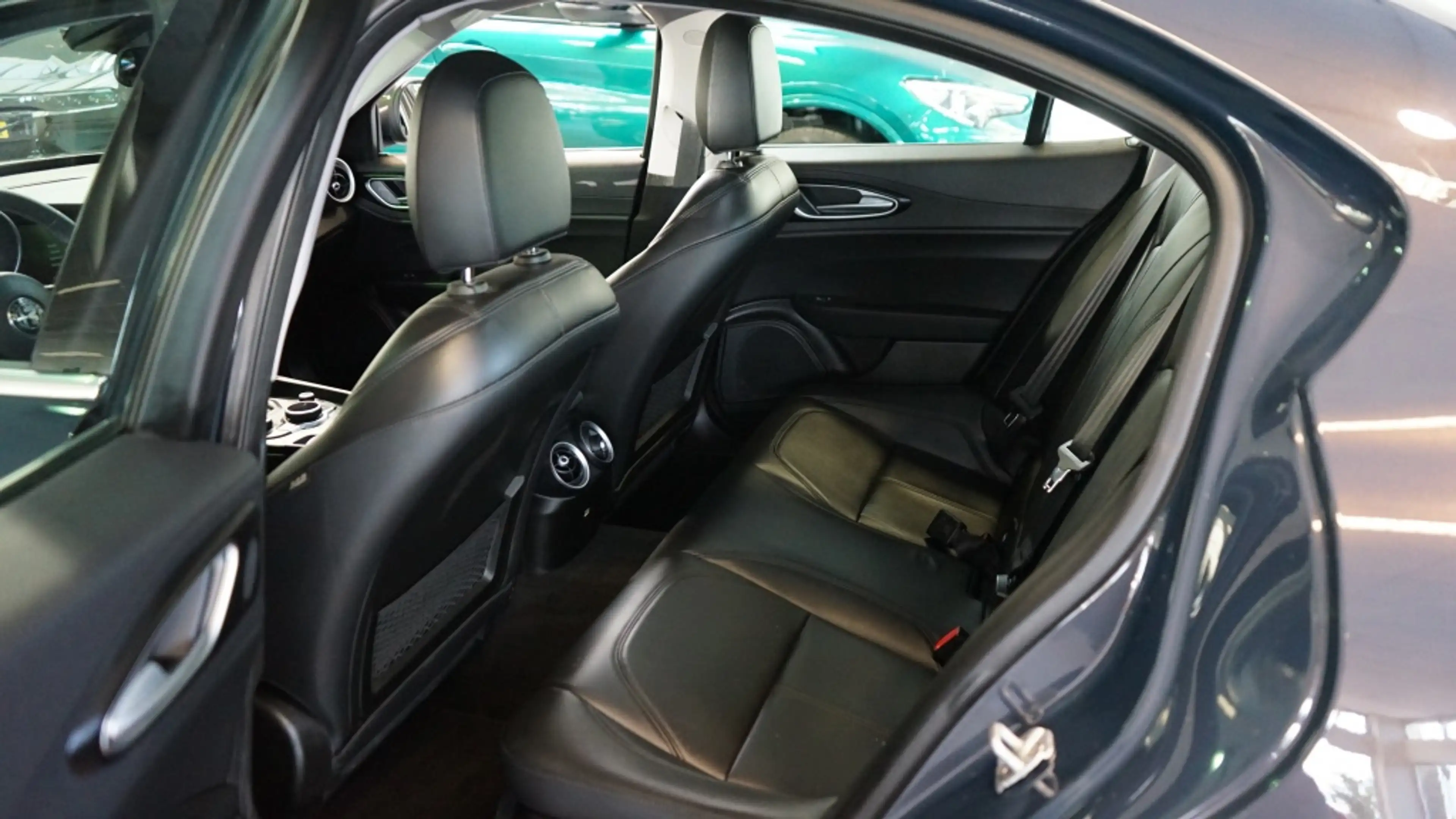 Alfa Romeo Giulia 2.0T Super | Sport uitlaat | leder | Breedset | 12 — photo 15