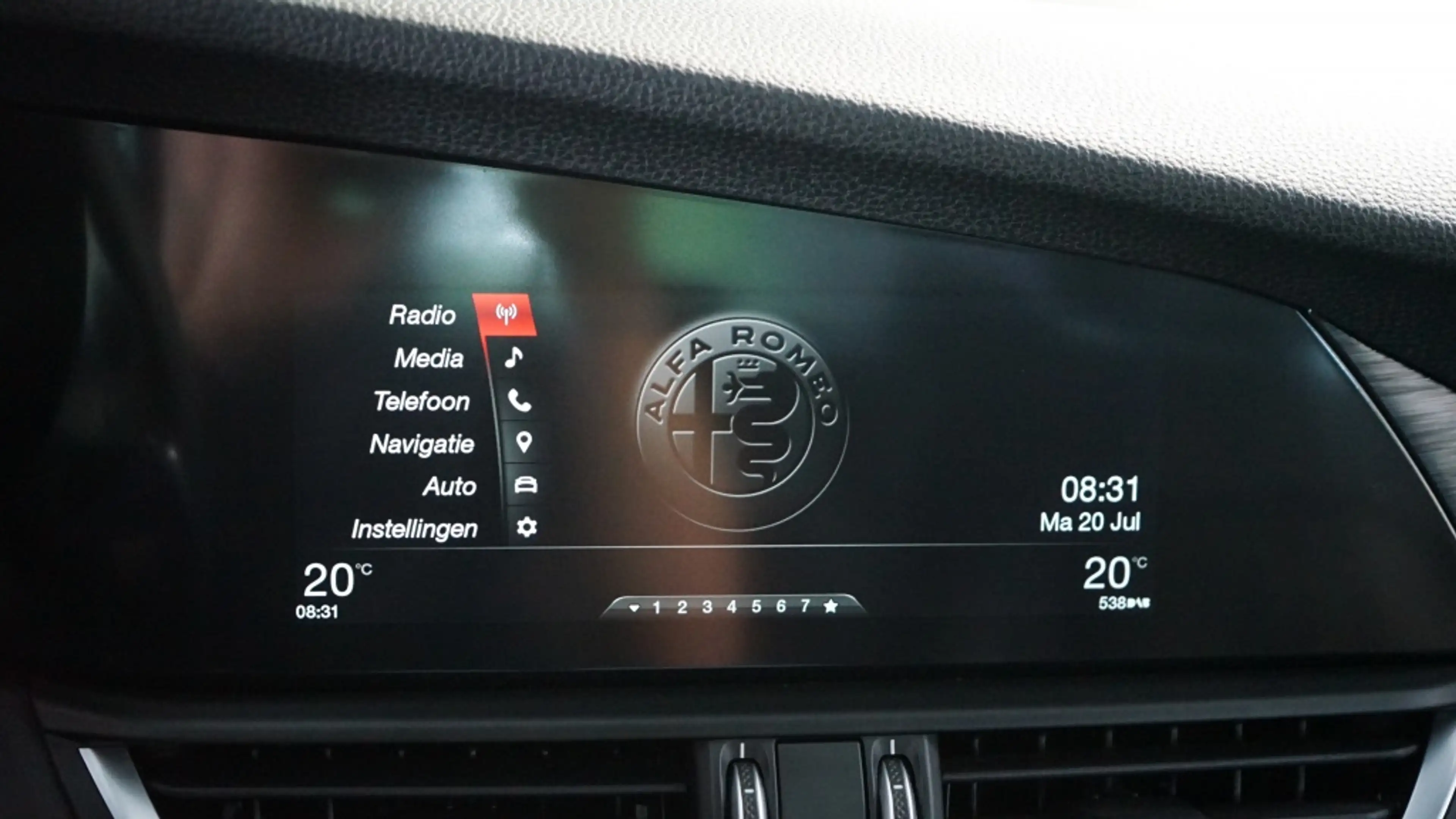 Alfa Romeo Giulia 2.0T Super | Sport uitlaat | leder | Breedset | 12 — photo 20