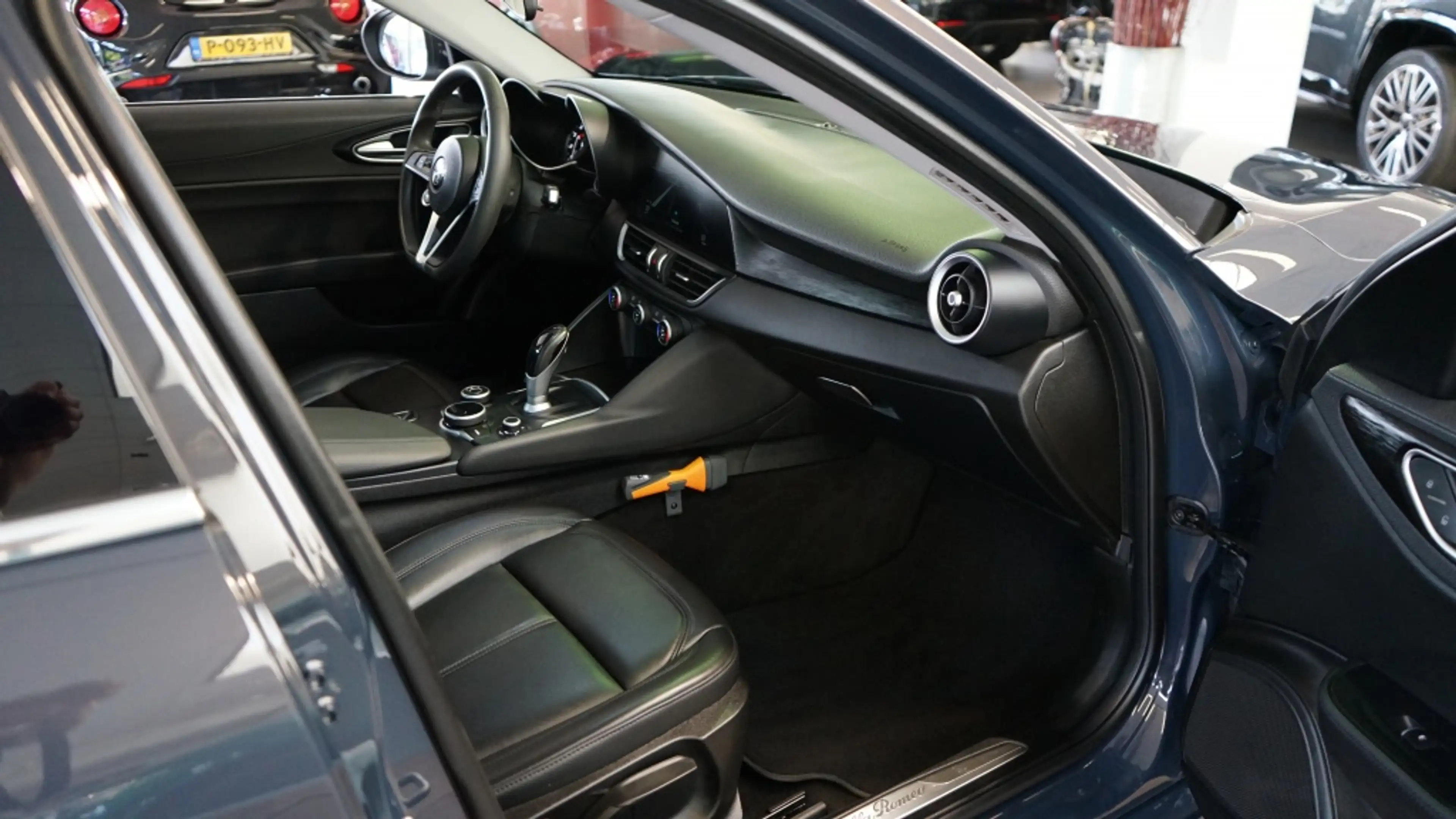 Alfa Romeo Giulia 2.0T Super | Sport uitlaat | leder | Breedset | 12 — photo 29