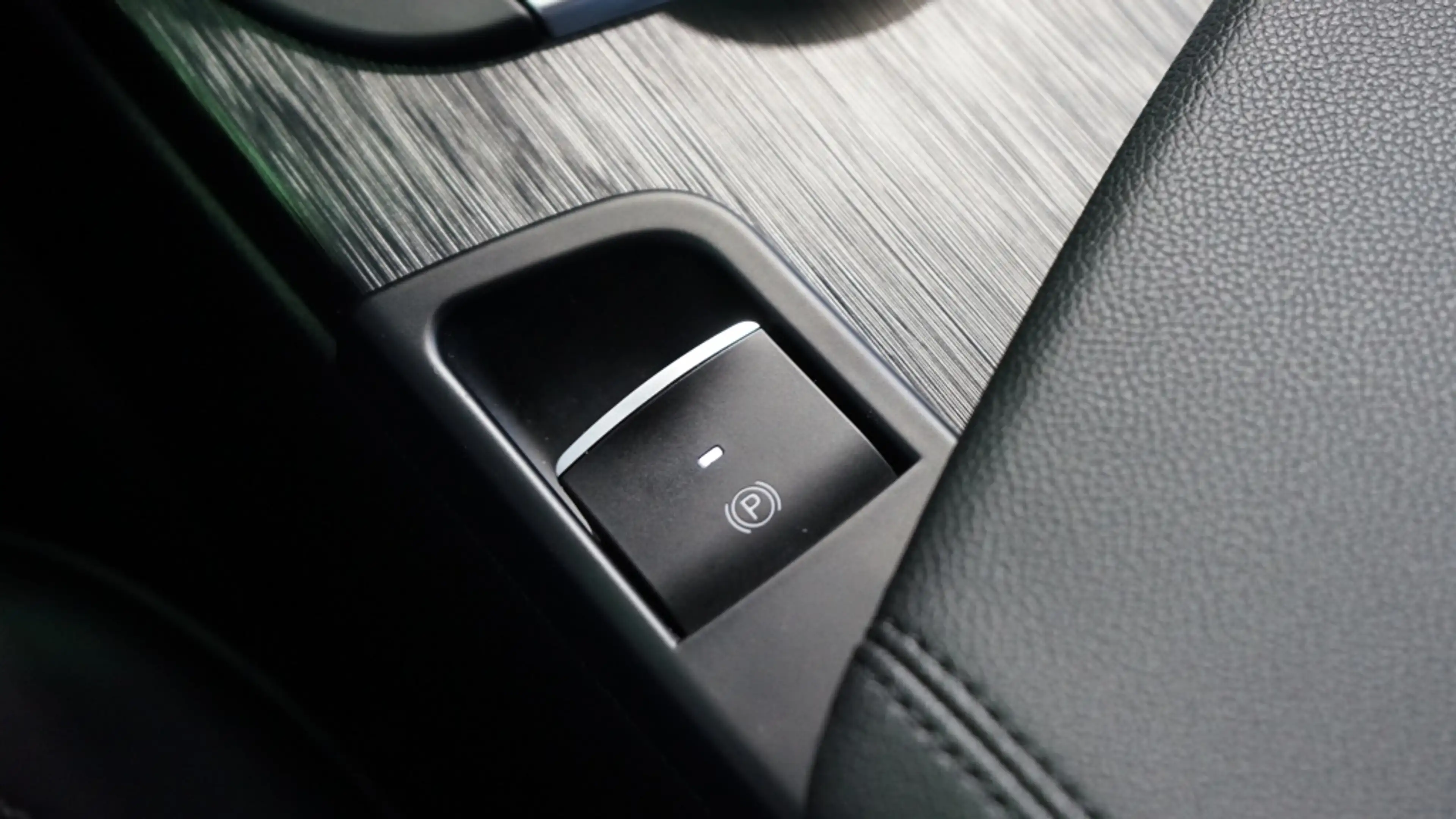 Alfa Romeo Giulia 2.0T Super | Sport uitlaat | leder | Breedset | 12 — photo 24
