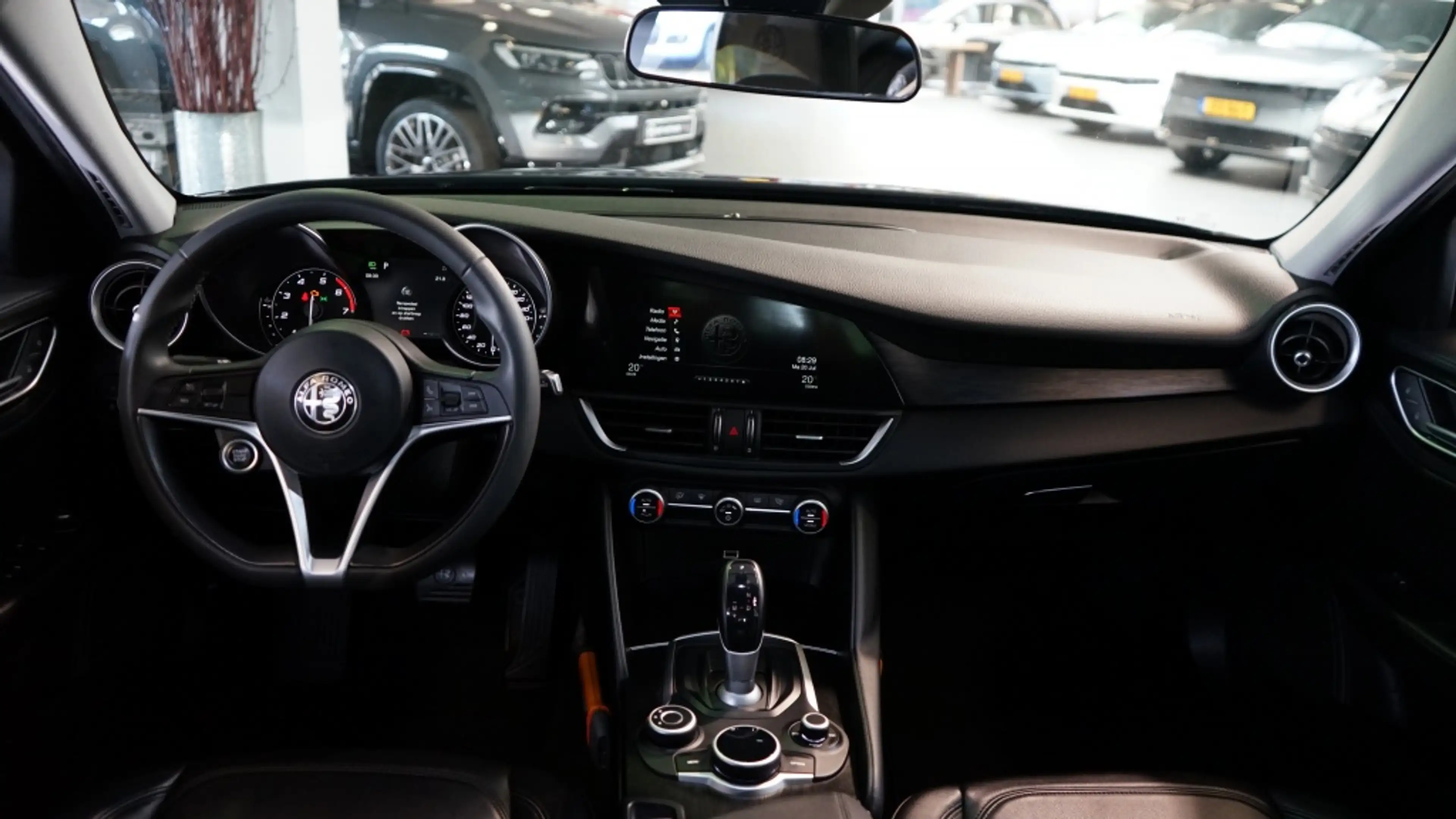 Alfa Romeo Giulia 2.0T Super | Sport uitlaat | leder | Breedset | 12 — photo 2