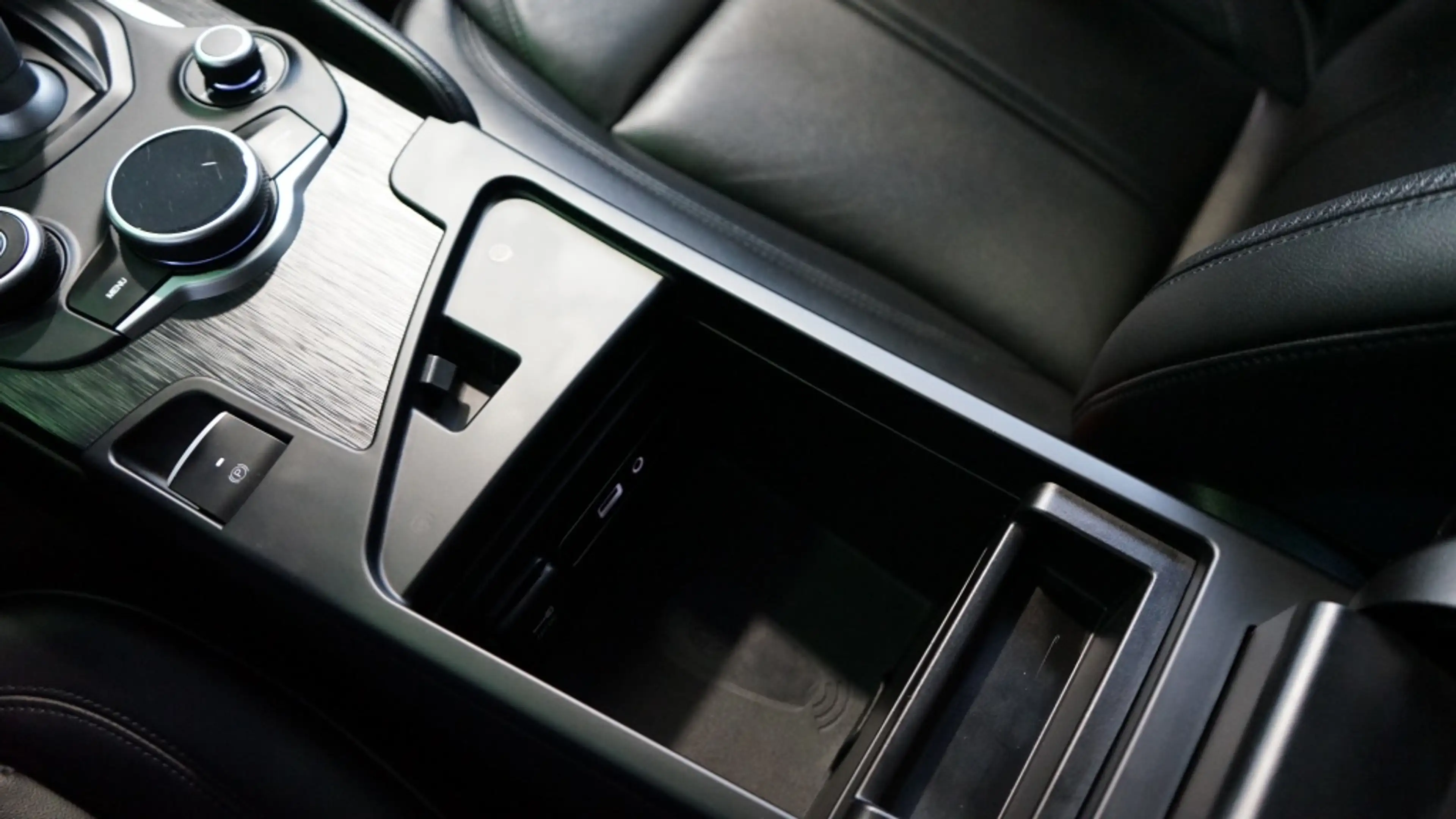 Alfa Romeo Giulia 2.0T Super | Sport uitlaat | leder | Breedset | 12 — photo 25