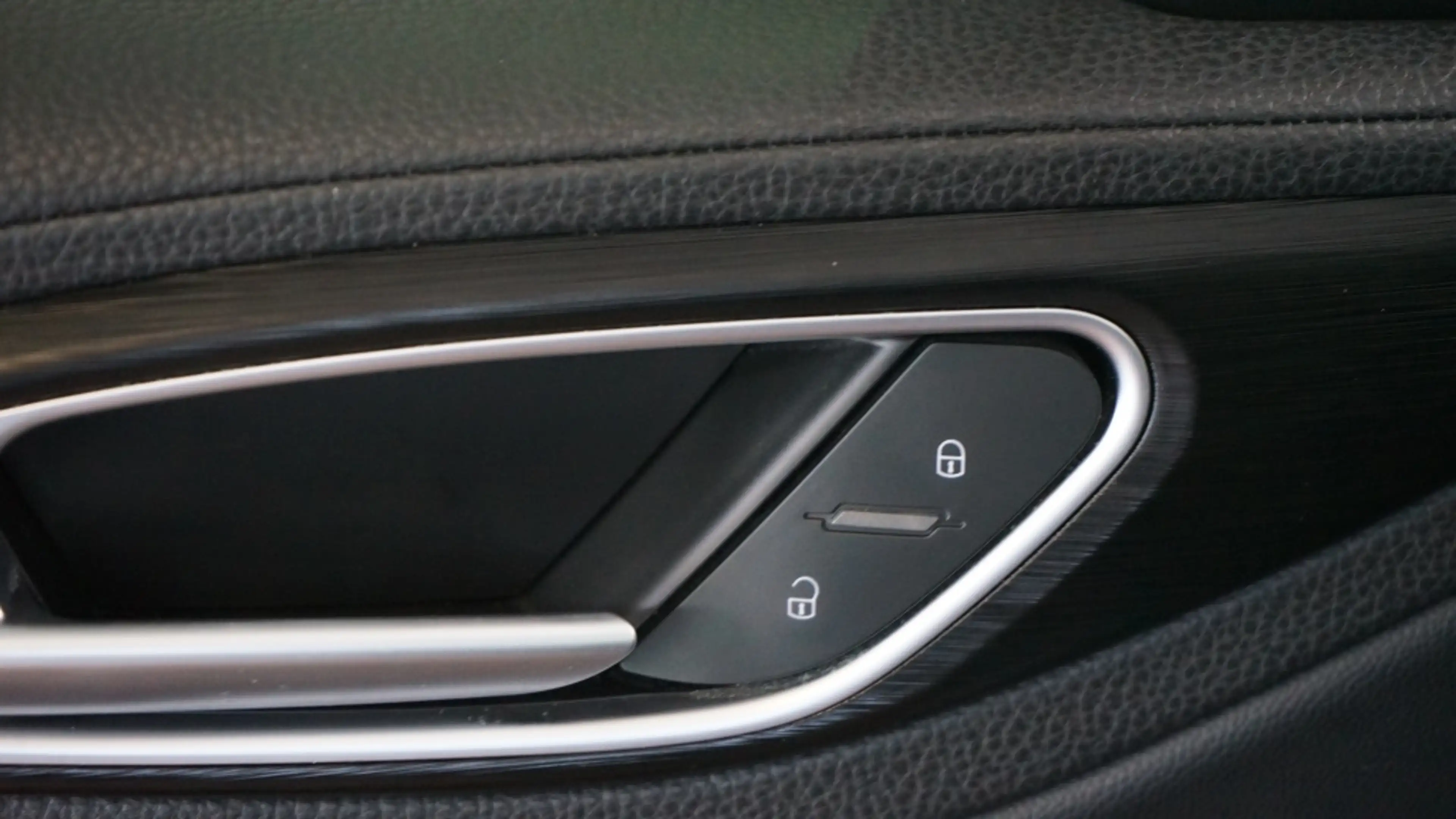 Alfa Romeo Giulia 2.0T Super | Sport uitlaat | leder | Breedset | 12 — photo 13