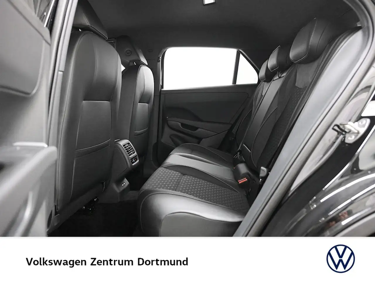 Volkswagen T-Roc 1.5 eTSI R-LINE BLACKSTYLE NEUESMODELL AHK 12
