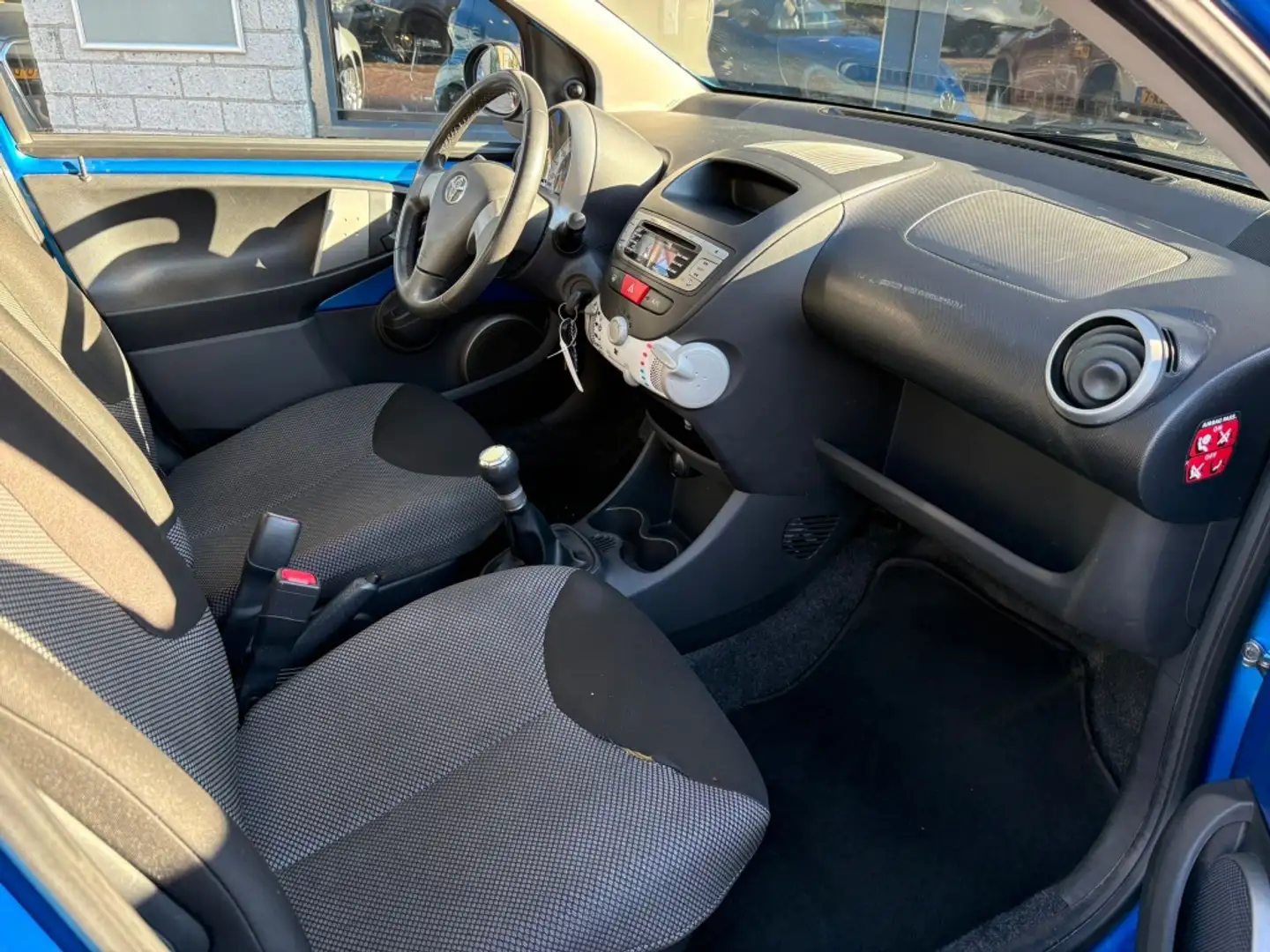 Toyota Aygo 1.0 VVT-i 5Drs Airco Led Facelift Nieuwe apk Blau - 2