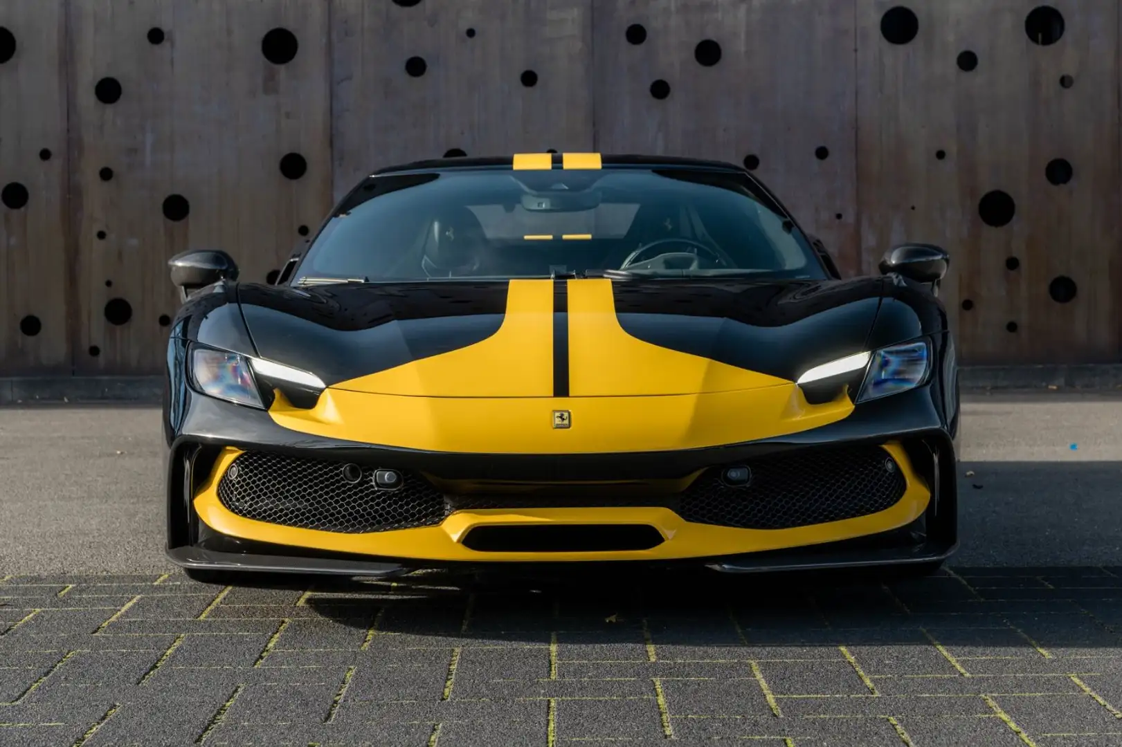 Ferrari 296 GTB NOVITEC N-LARGO *Assetto Fiorano*1 / 15* Schwarz - 2