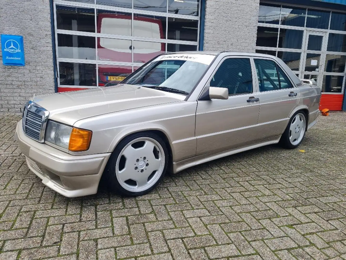 Mercedes-Benz 190 2.6 AMG Trackday auto Beżowy - 1