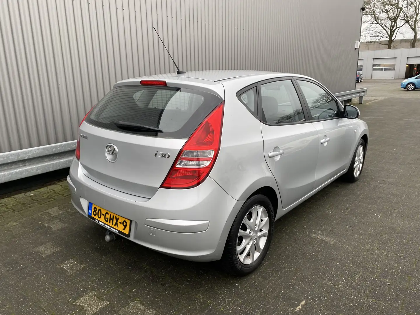 Hyundai i30 1.4i Dynamic Luxe 5-Drs, A/C, LM, Afnb.Trekhaak & Grijs - 2