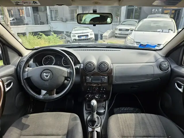 Dacia Duster view 10