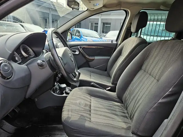 Dacia Duster view 8