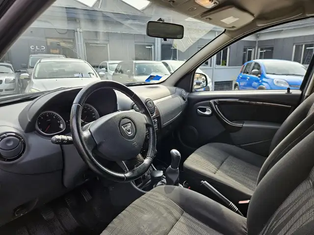 Dacia Duster view 7